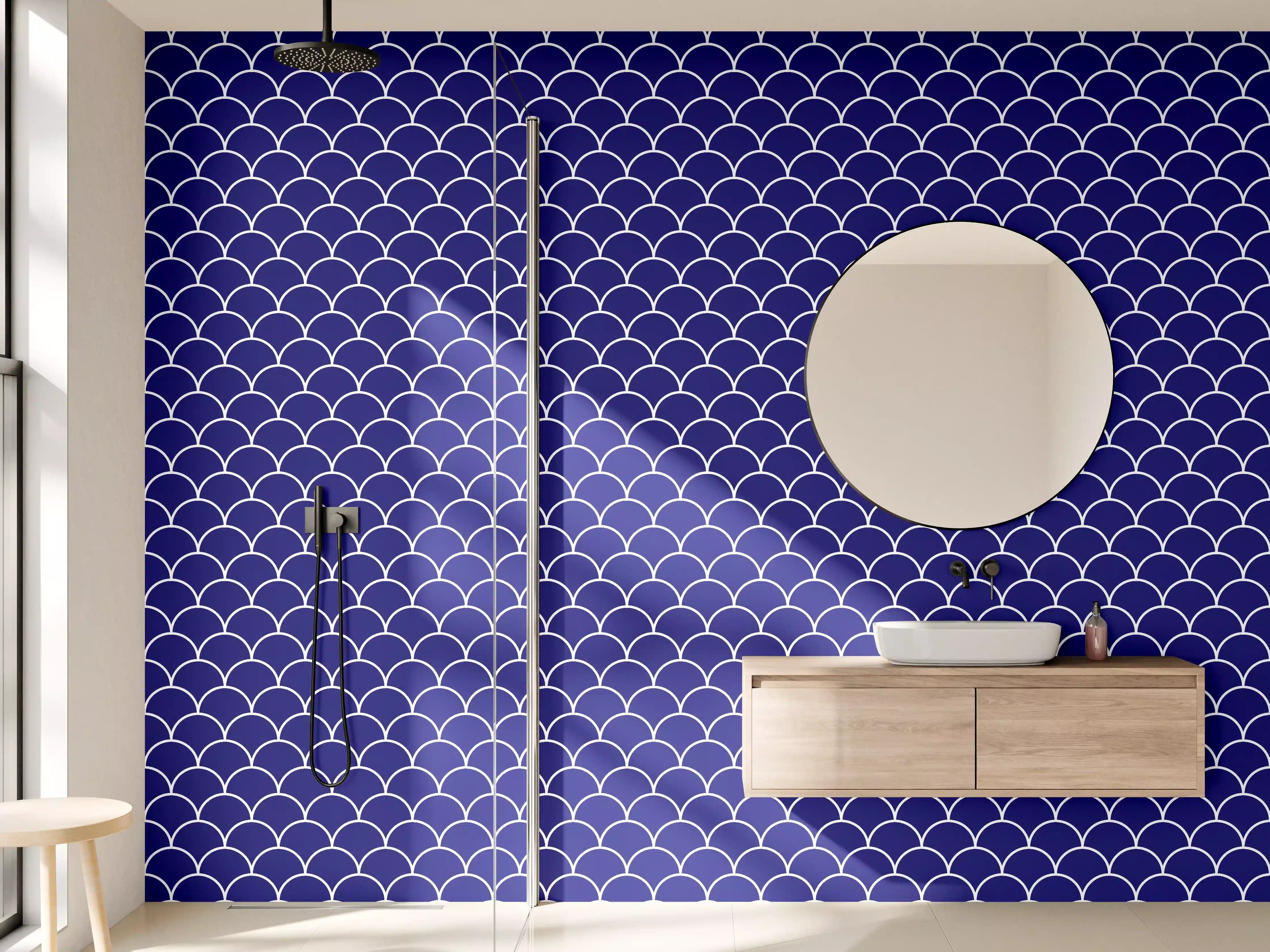 Wandverkleidung Bad - Blaues Meeresmuster mit Skalen-Design