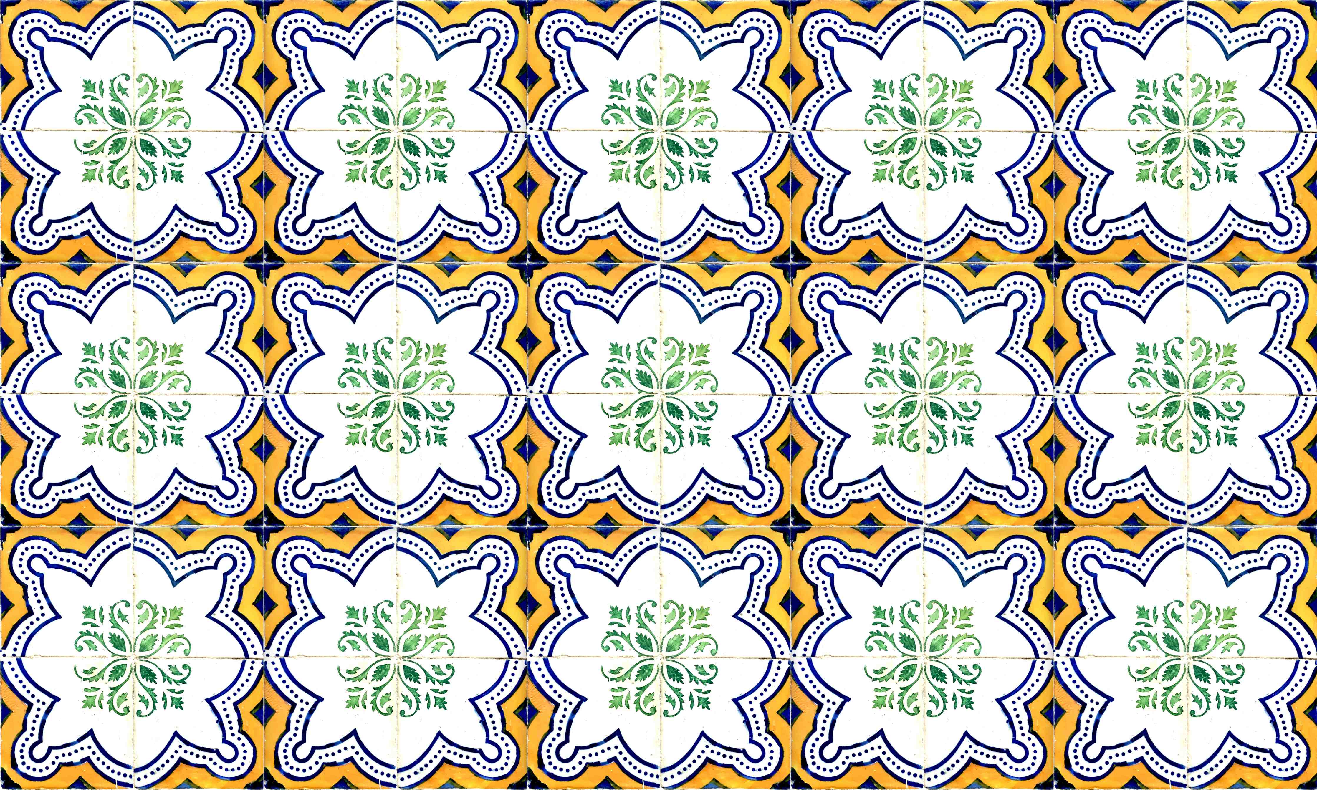 Wandverkleidung Bad-Bunte Fliesenmuster mit grünen Ornamenten