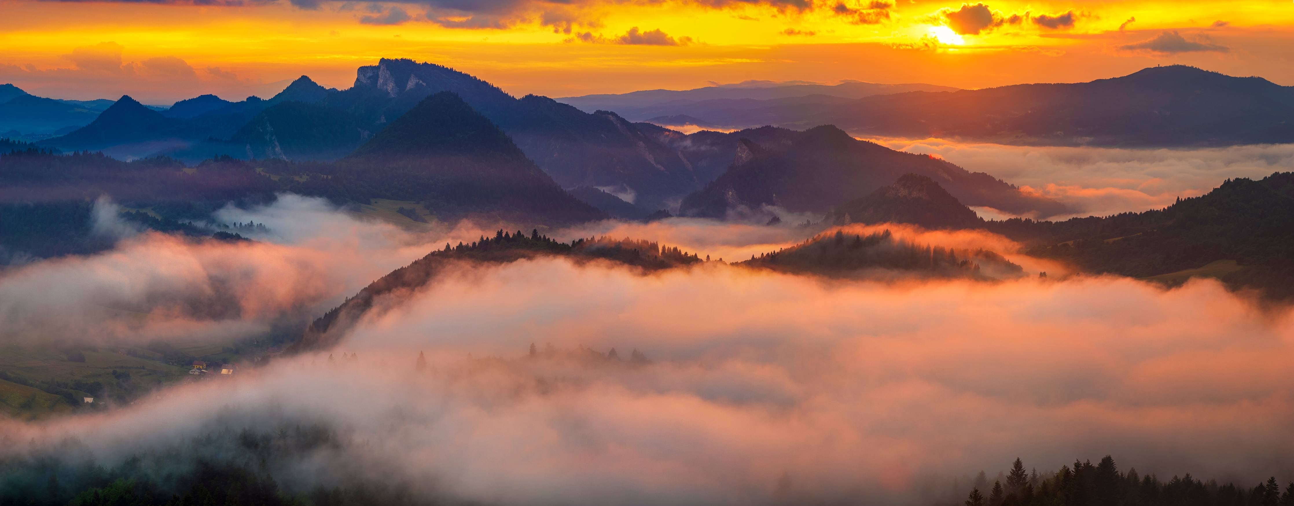 Wandverkleidung Bad-Bunte Sonnenaufgangslandschaft mit Nebel