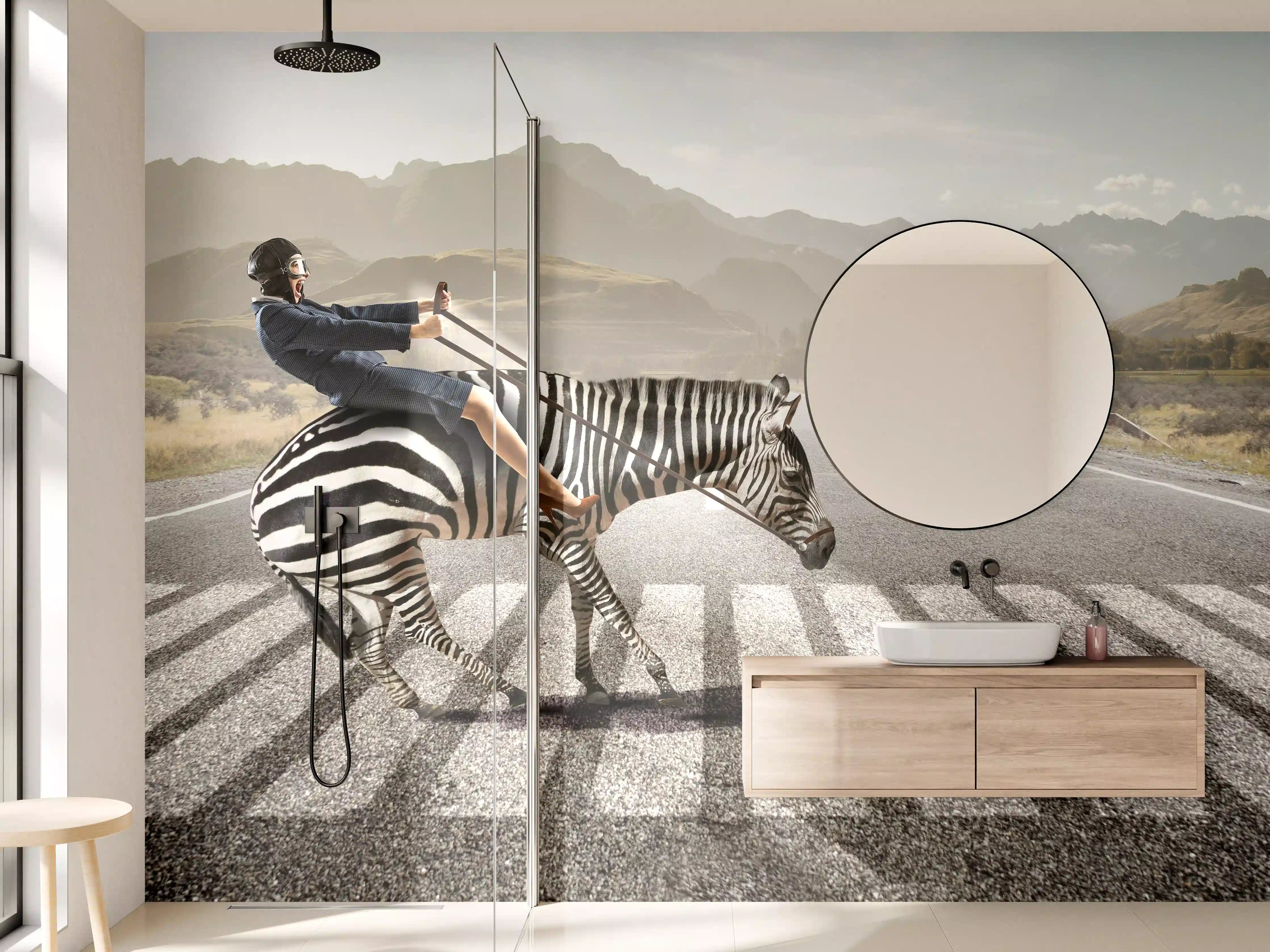 Wandverkleidung Bad - Businesswoman auf Zebra