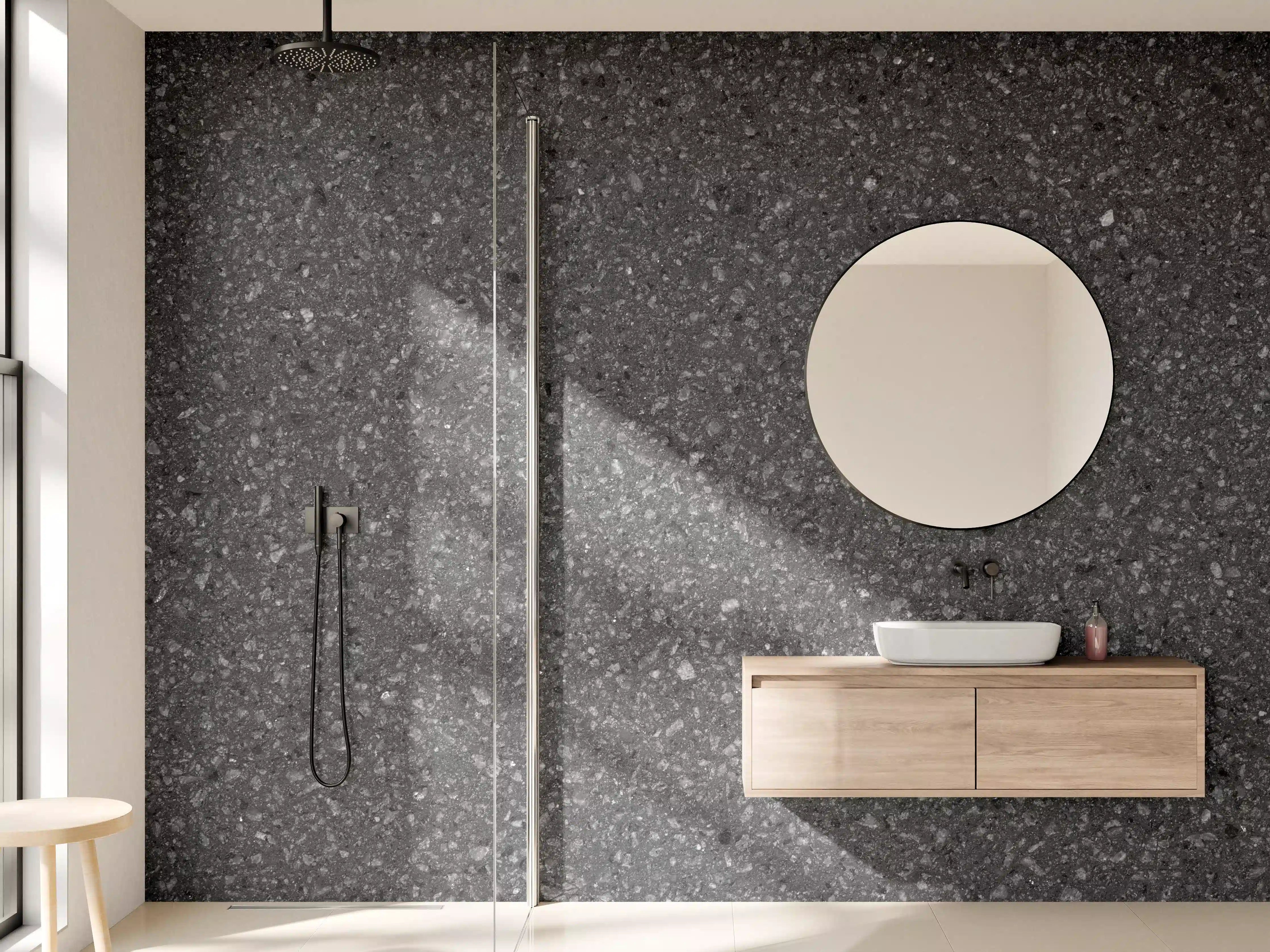 Wandverkleidung Bad - Dunkle Granit-Optik mit Feinheit