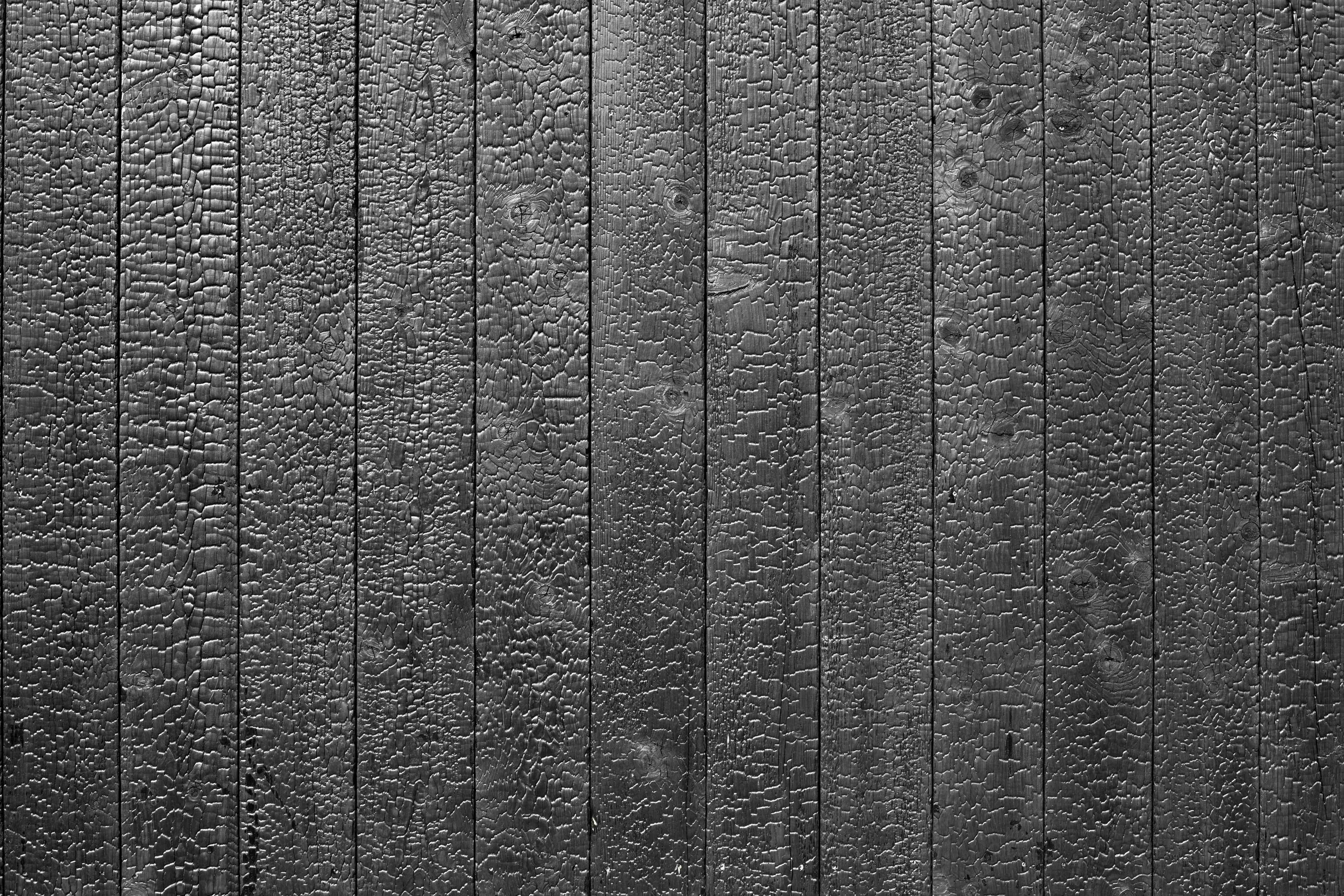 Wandverkleidung Bad-Dunkle Holzvertäfelung in Schwarz