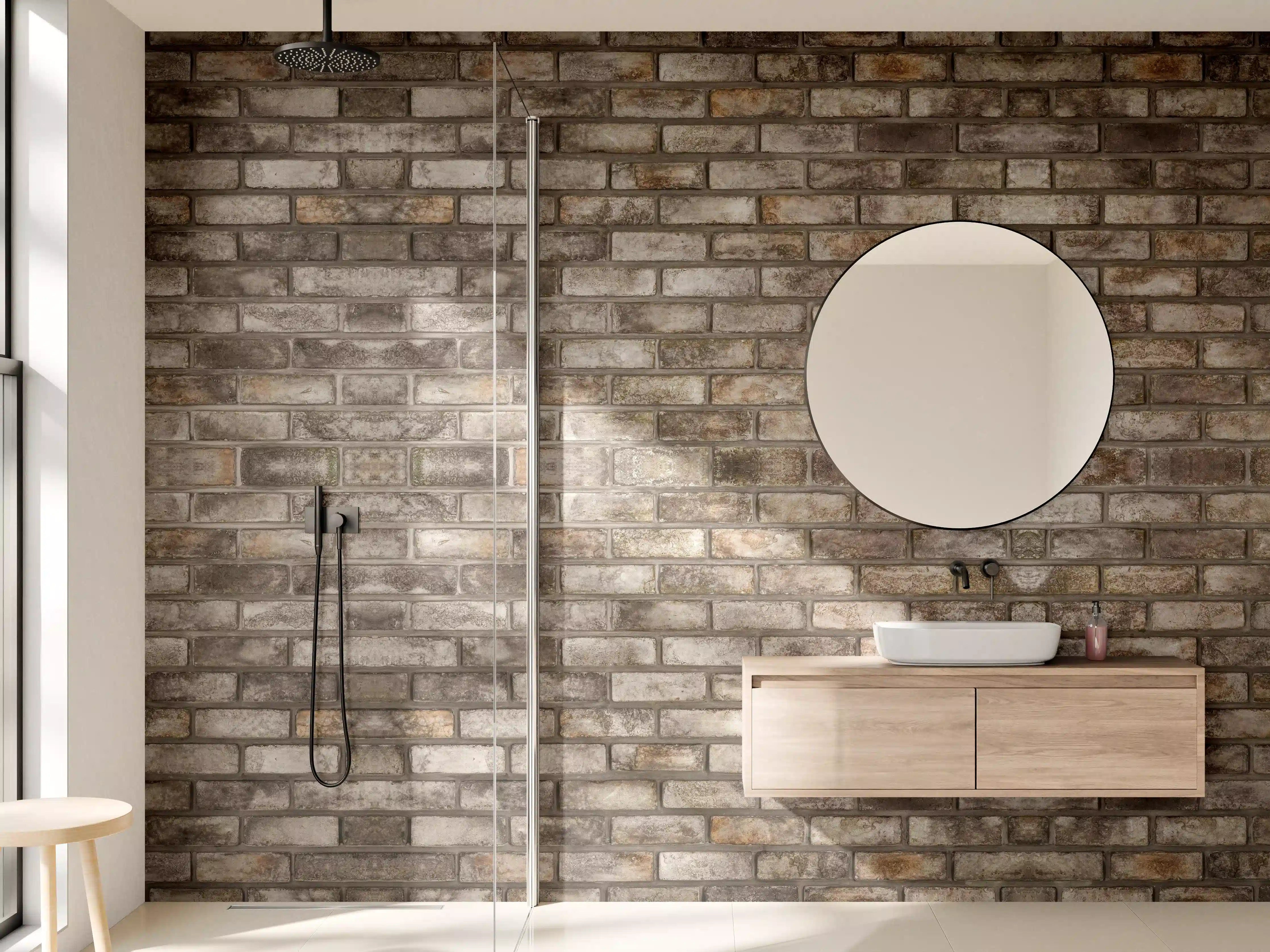 Wandverkleidung Bad - Dunkle Steinmauer