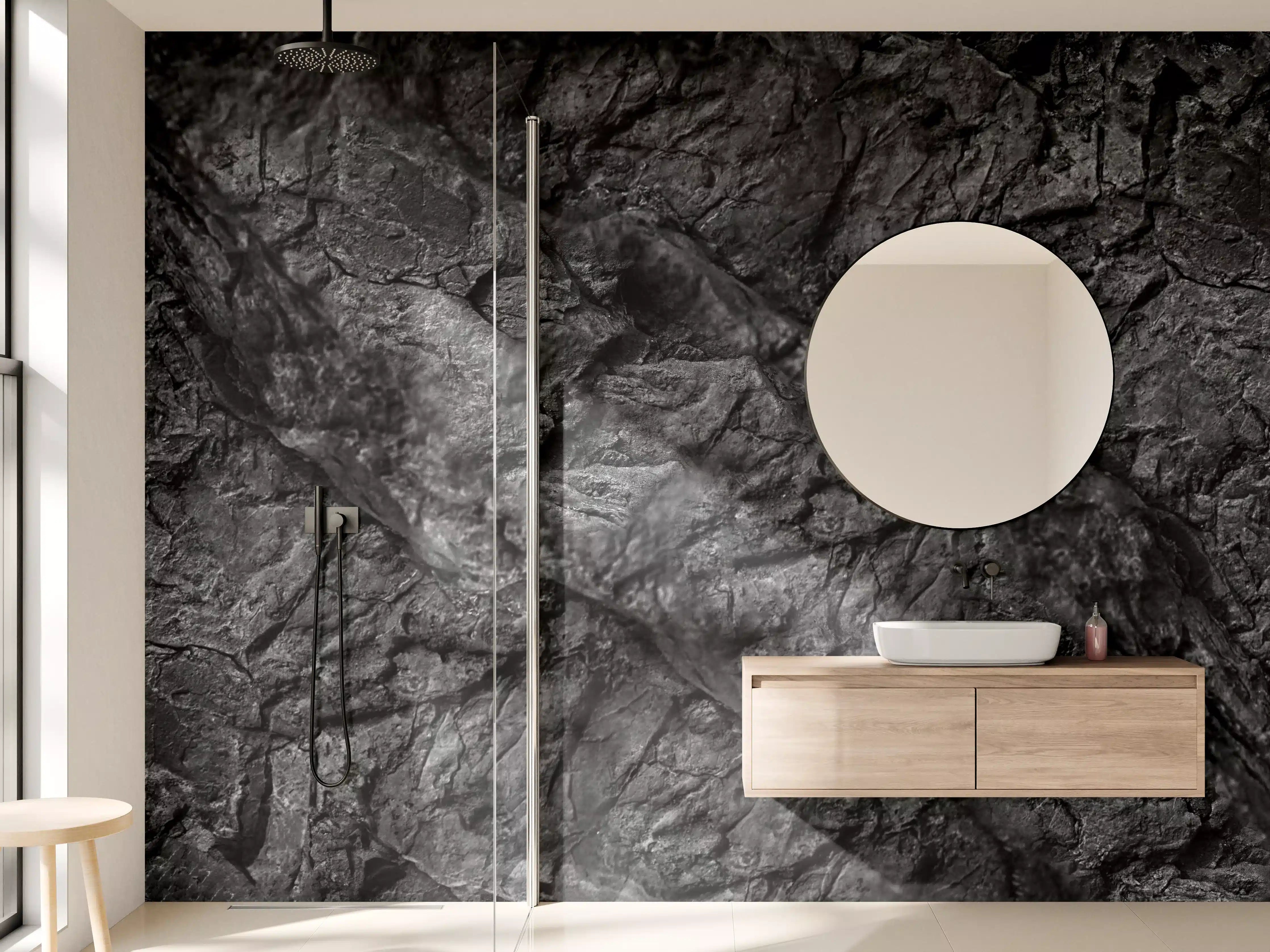 Wandverkleidung Bad - Dunkle, strukturierte Felsoberfläche