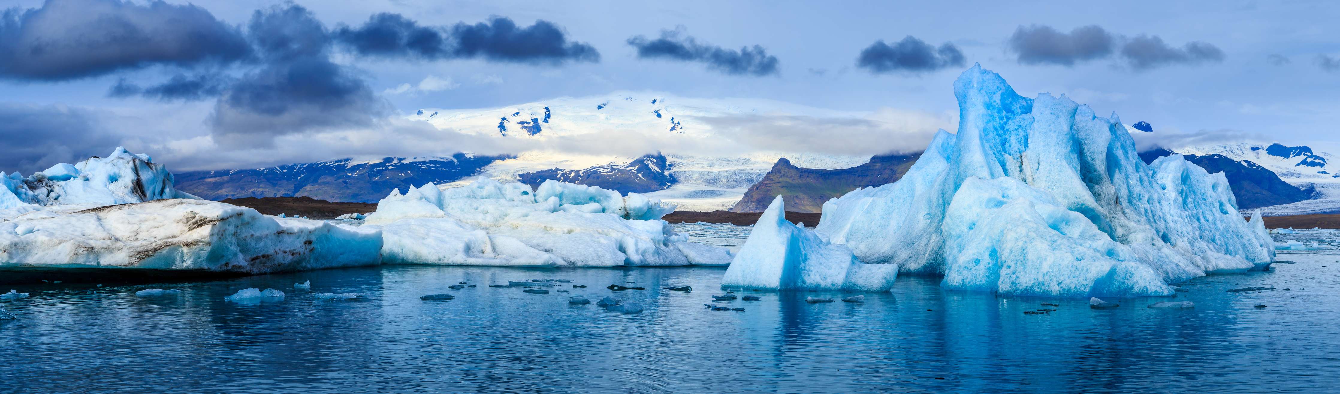 Wandverkleidung Bad-Eisberge und Polarlicht im arktischen Himmel