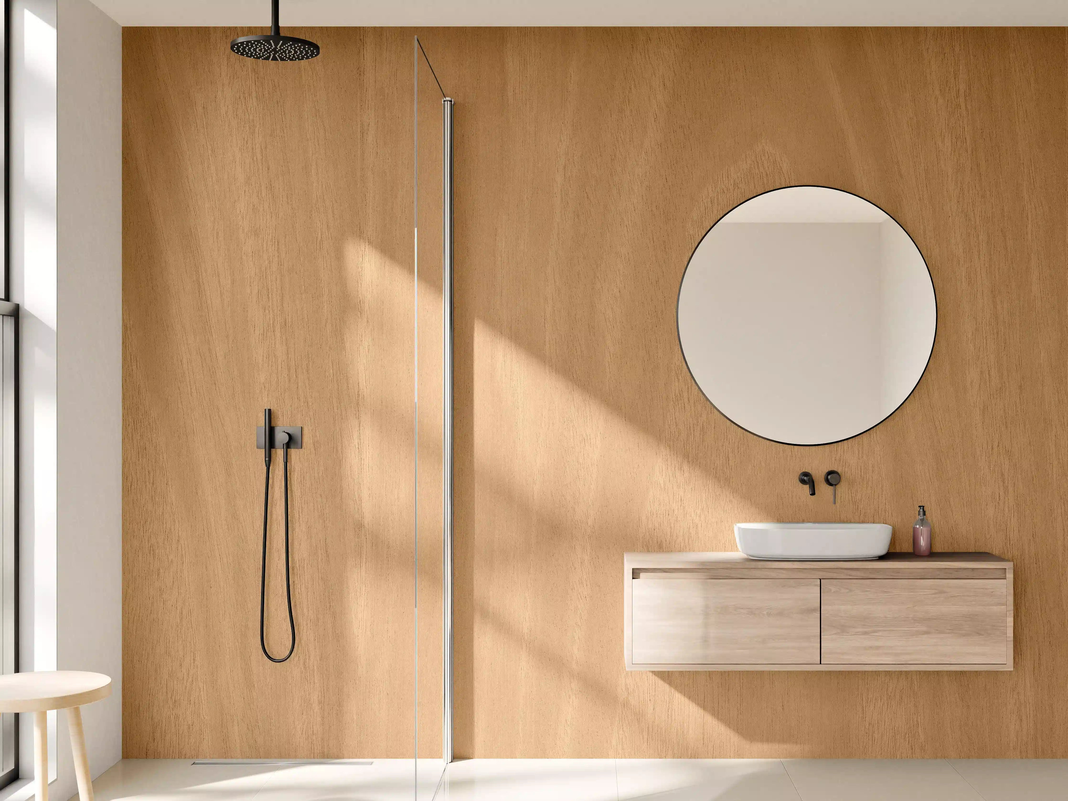 Wandverkleidung Bad - Elegante Holzoptik in warmem Braun