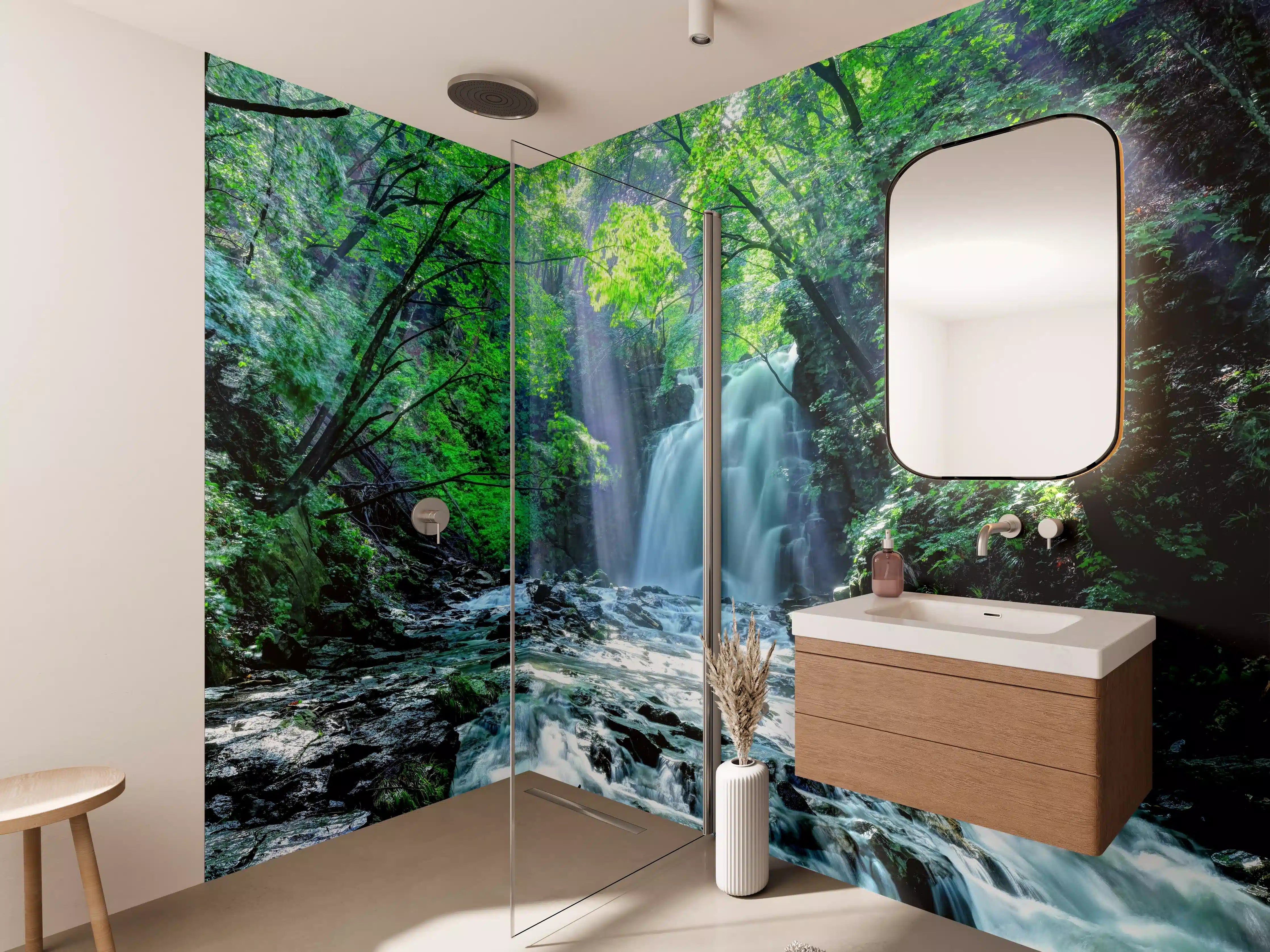 Wandverkleidung Bad - Friedlicher Wasserfall im Wald von Asama