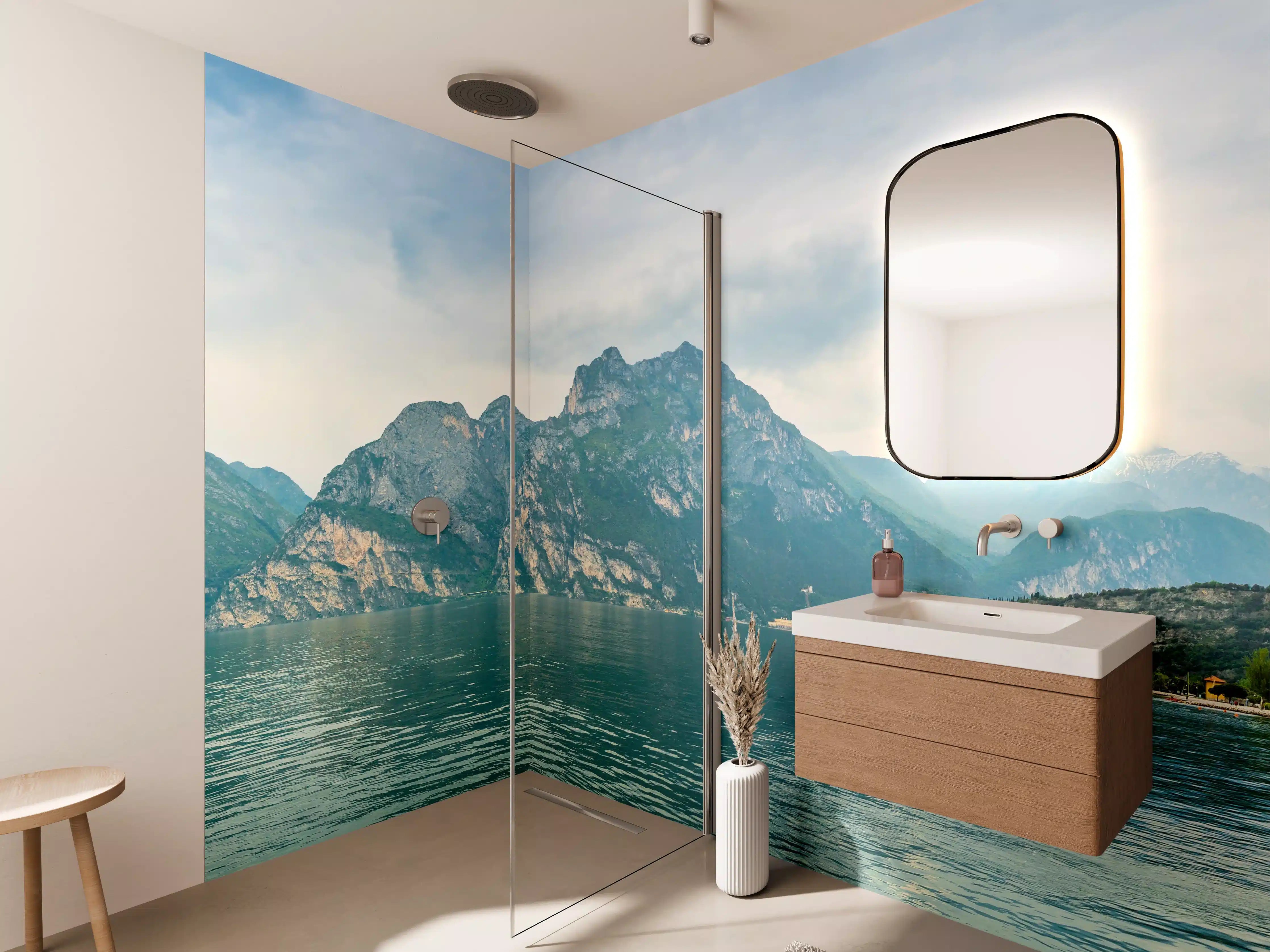 Wandverkleidung Bad - Gardasee im Farbenspiel von Himmel und Natur