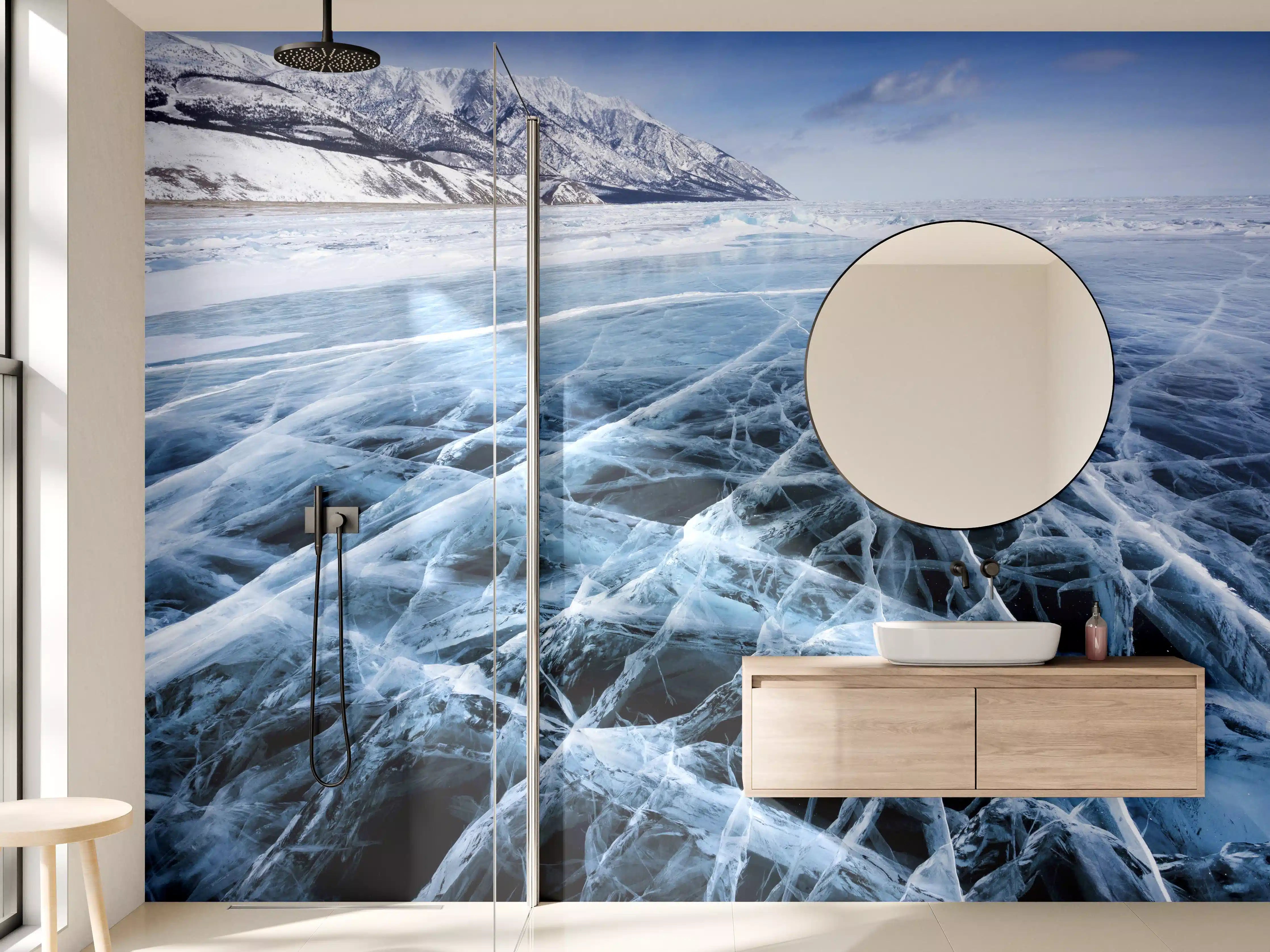 Wandverkleidung Bad - Gefrorene Eisfläche mit Bergpanorama