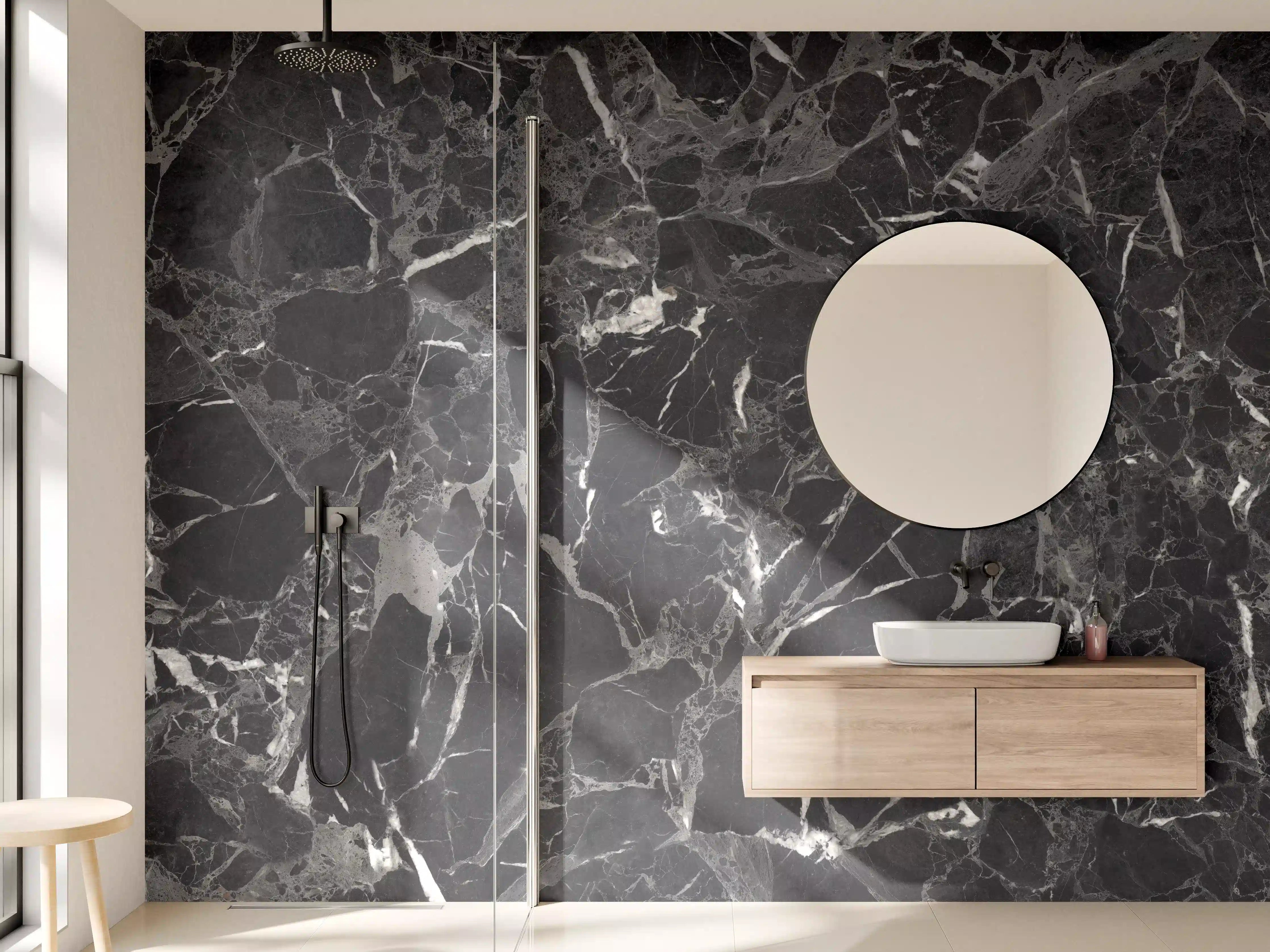 Wandverkleidung Bad - Grau-Goldner Marmor mit weißen Adern