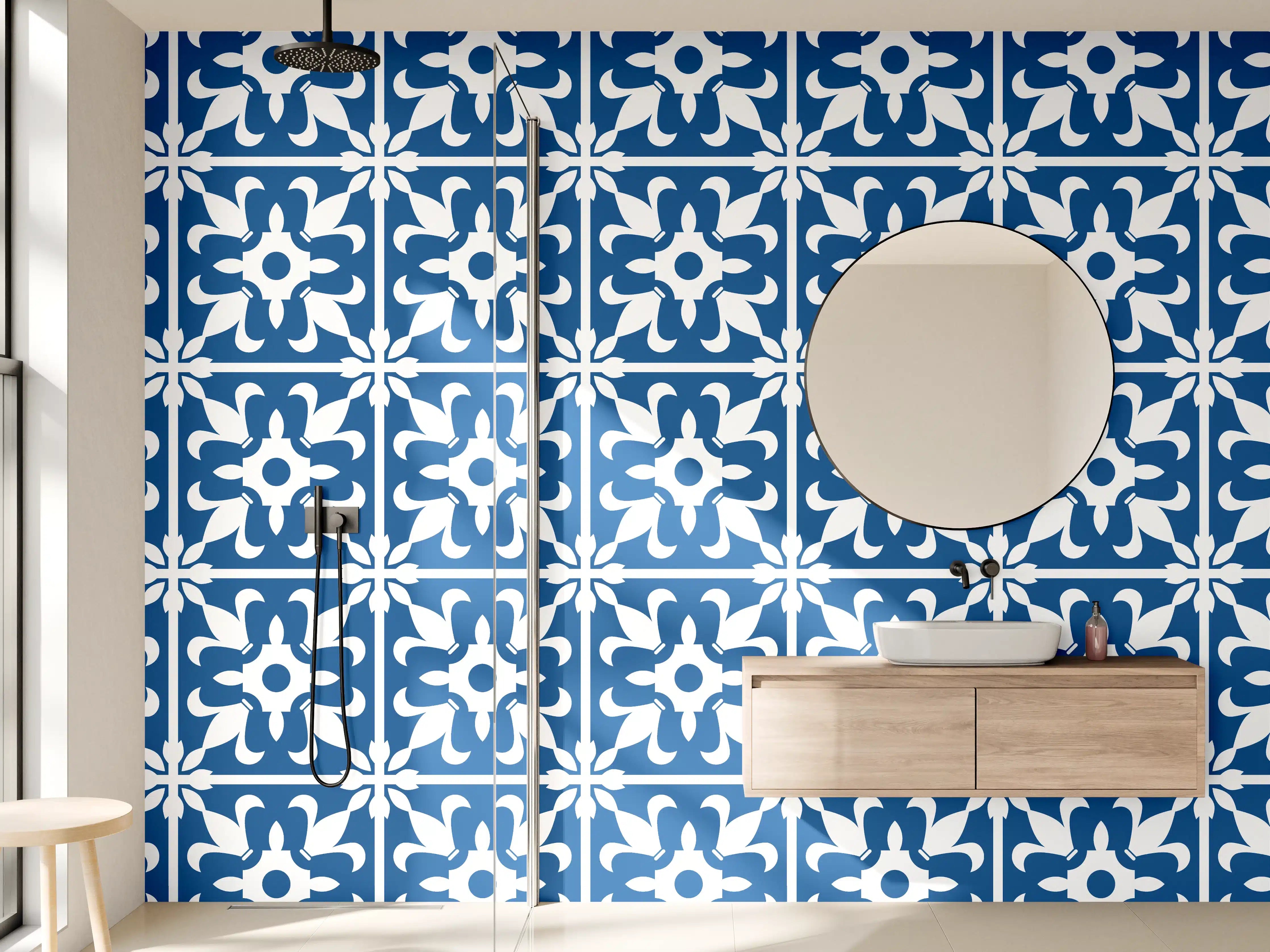 Wandverkleidung Bad - Graue Blumenfliesen mit Weißmuster