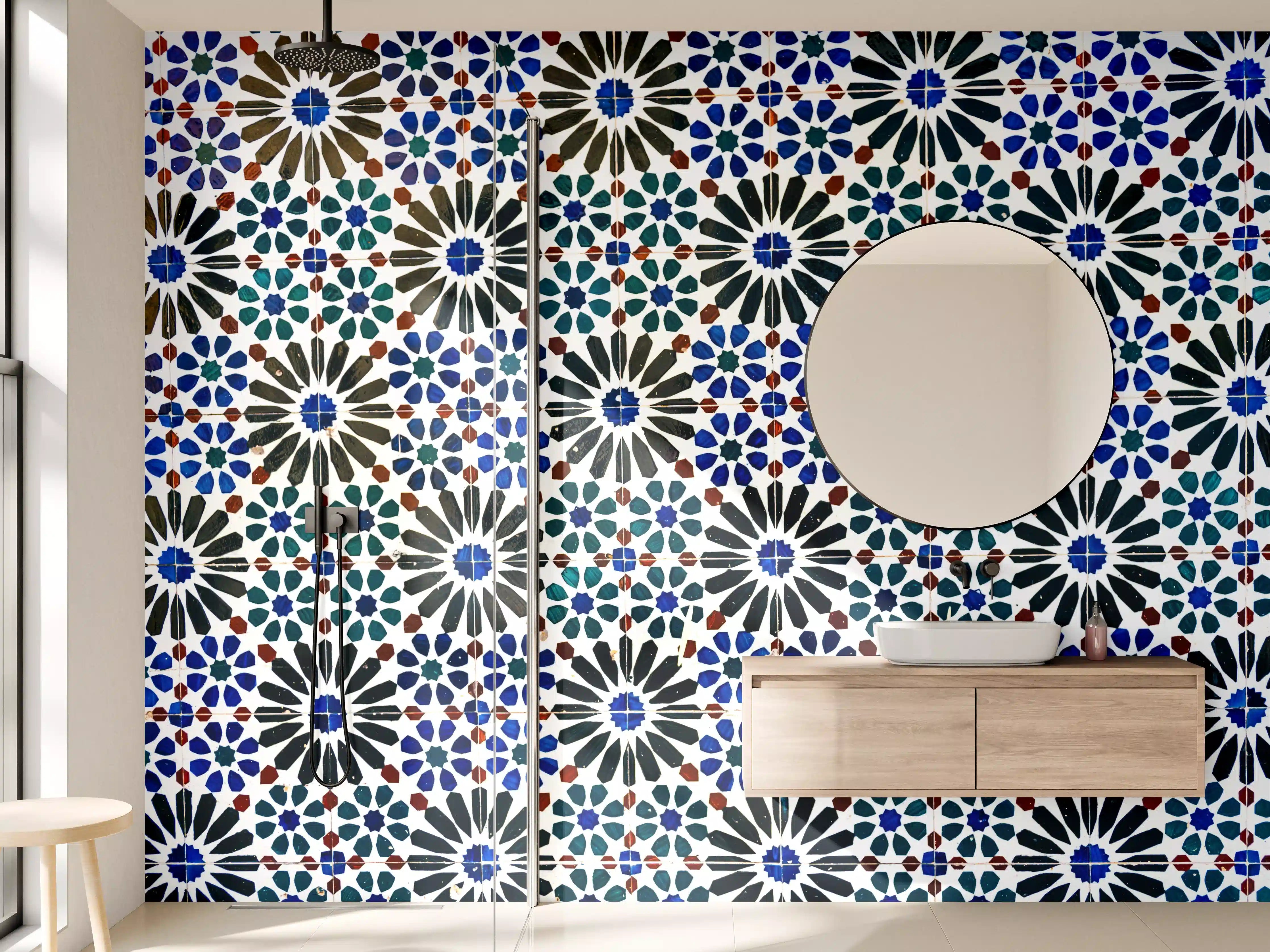 Wandverkleidung Bad - Graue Mosaikfliesen mit geometrichem Design