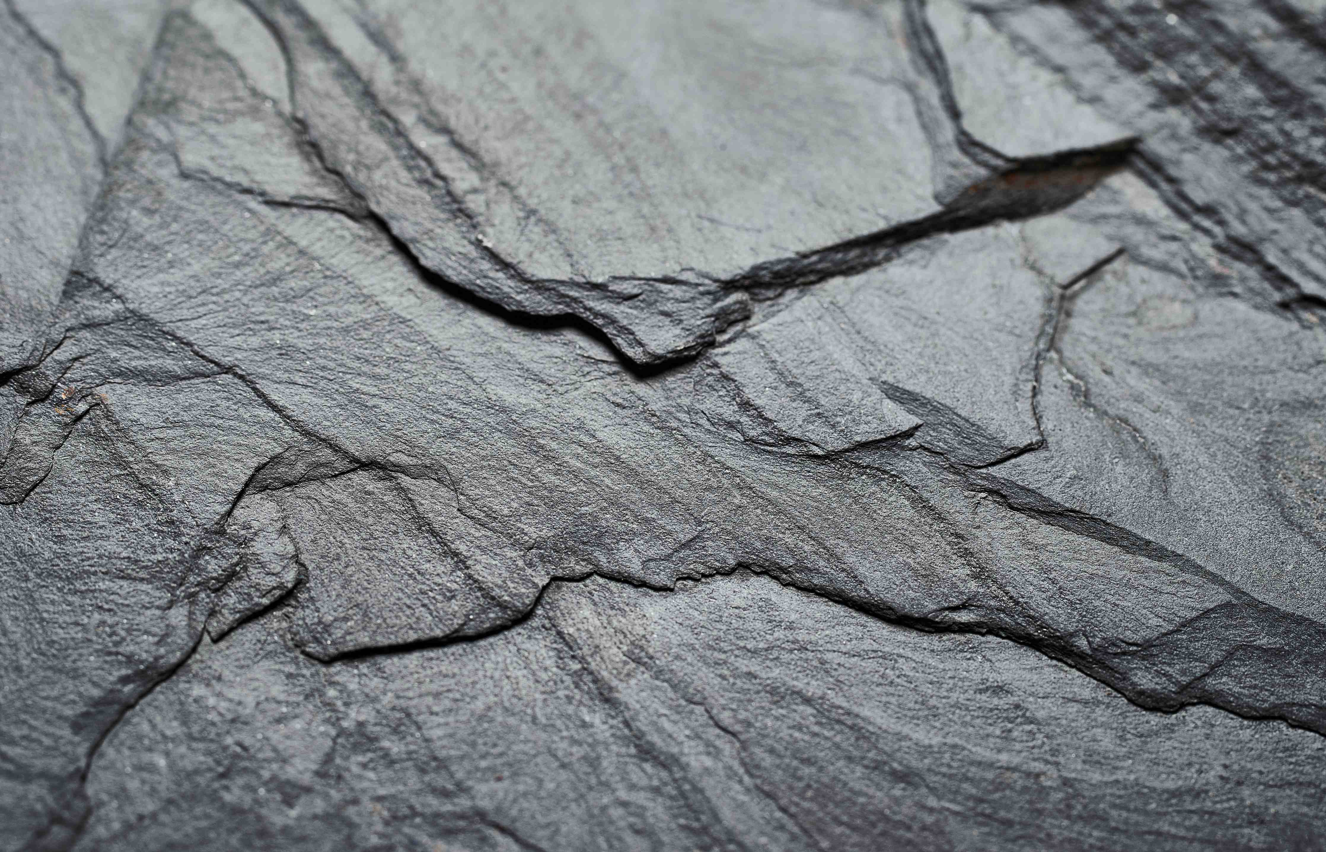 Wandverkleidung Bad-Graue Steintextur mit realistischen Details