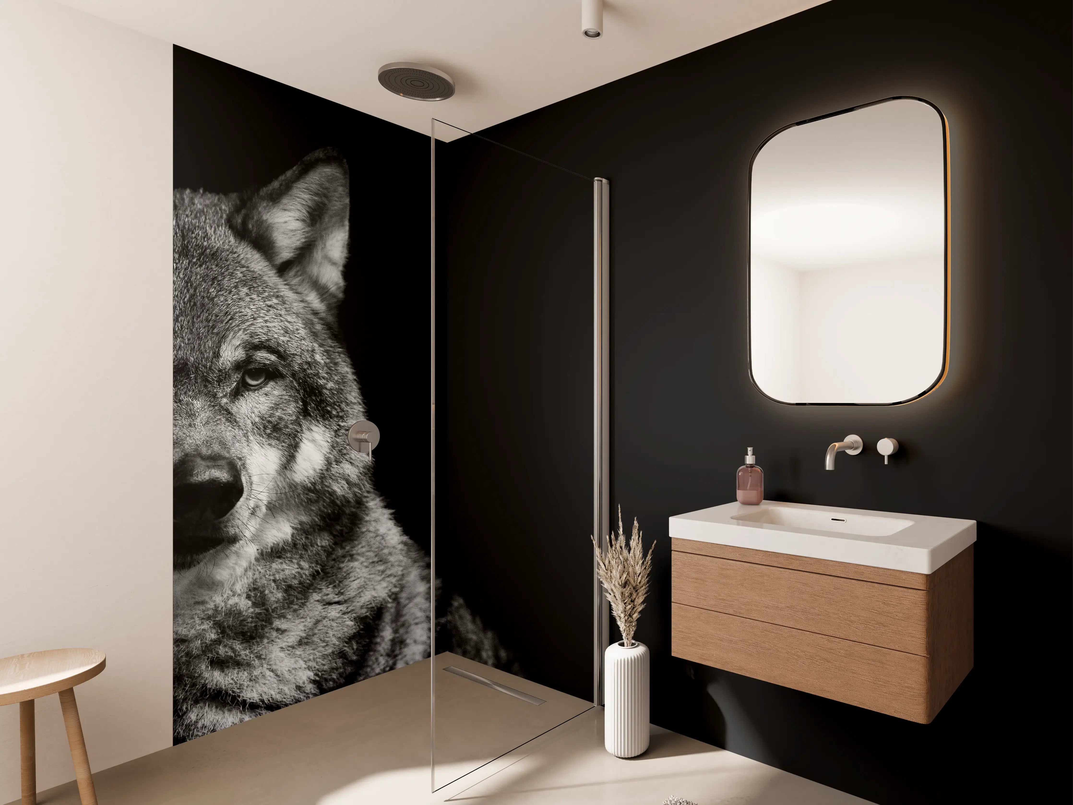 Wandverkleidung Bad - Grauer Wolf auf schwarzem Hintergrund