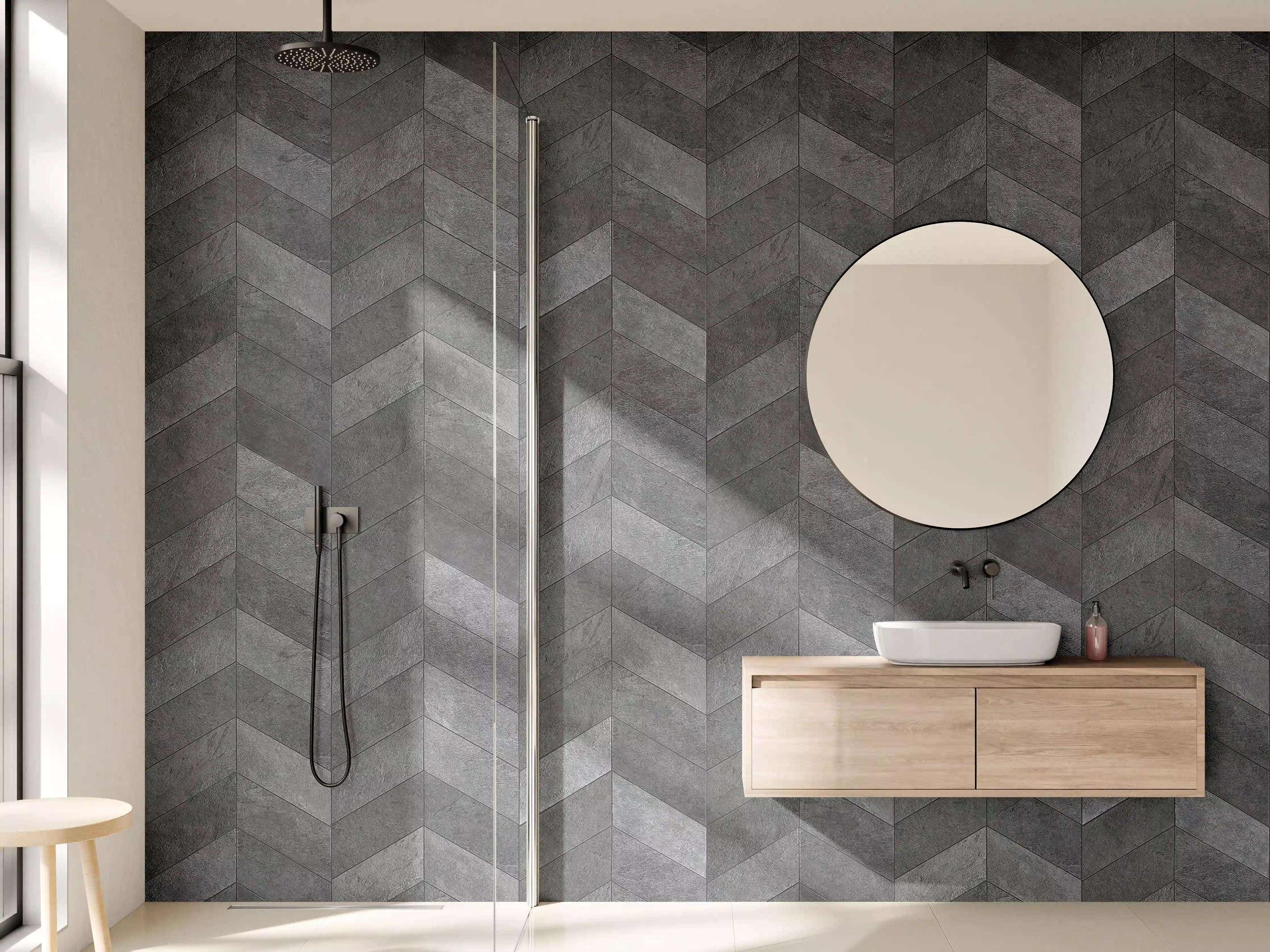 Wandverkleidung Bad - Graues Chevron-Muster
