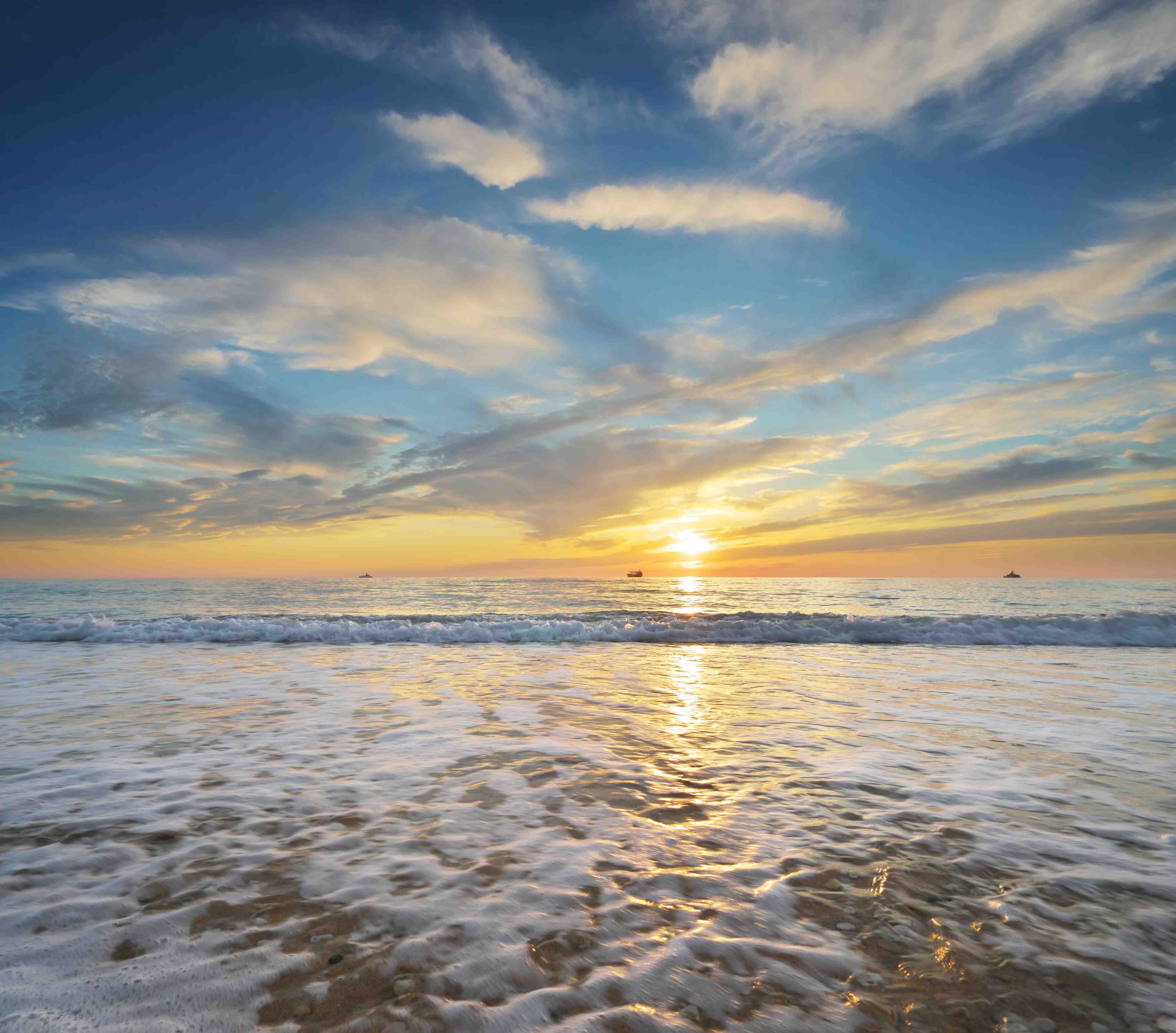 Wandverkleidung Bad-Grauwe Sonnenfinsternis am Horizont