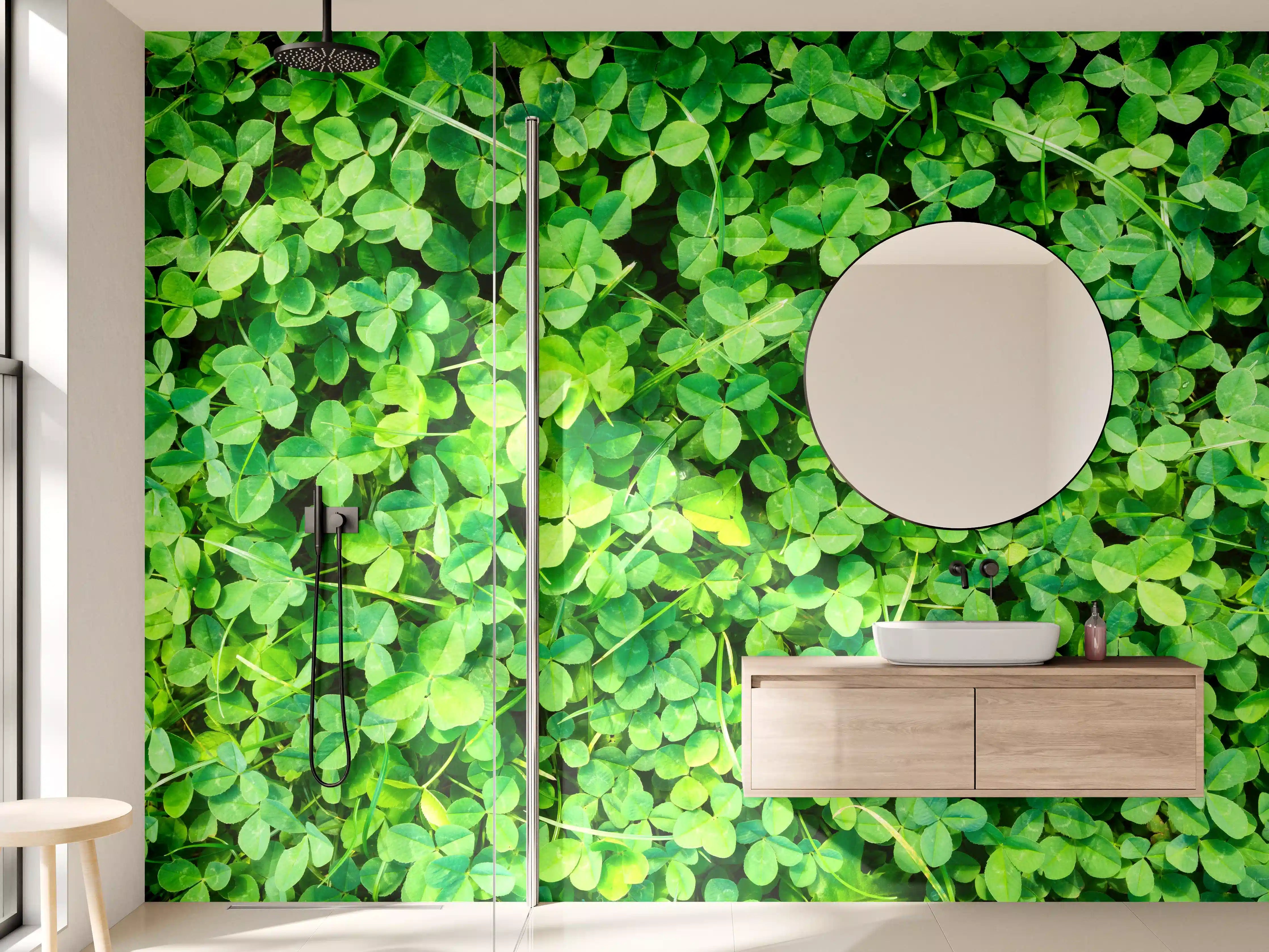Wandverkleidung Bad - Grüne Klee-Teppich mit lebendiger Farbe
