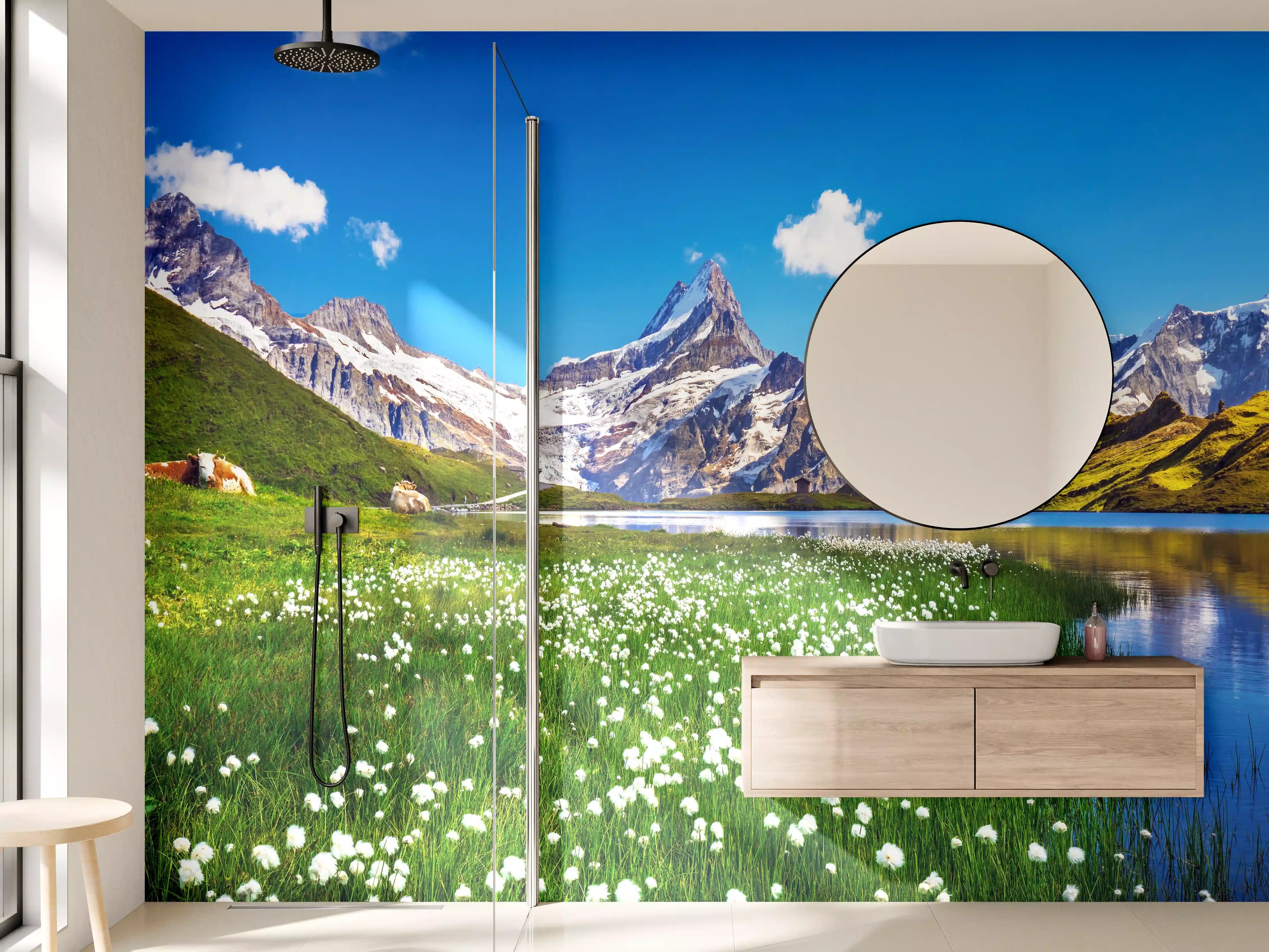 Wandverkleidung Bad - Heitere Aussicht auf die Berner Alpenkette