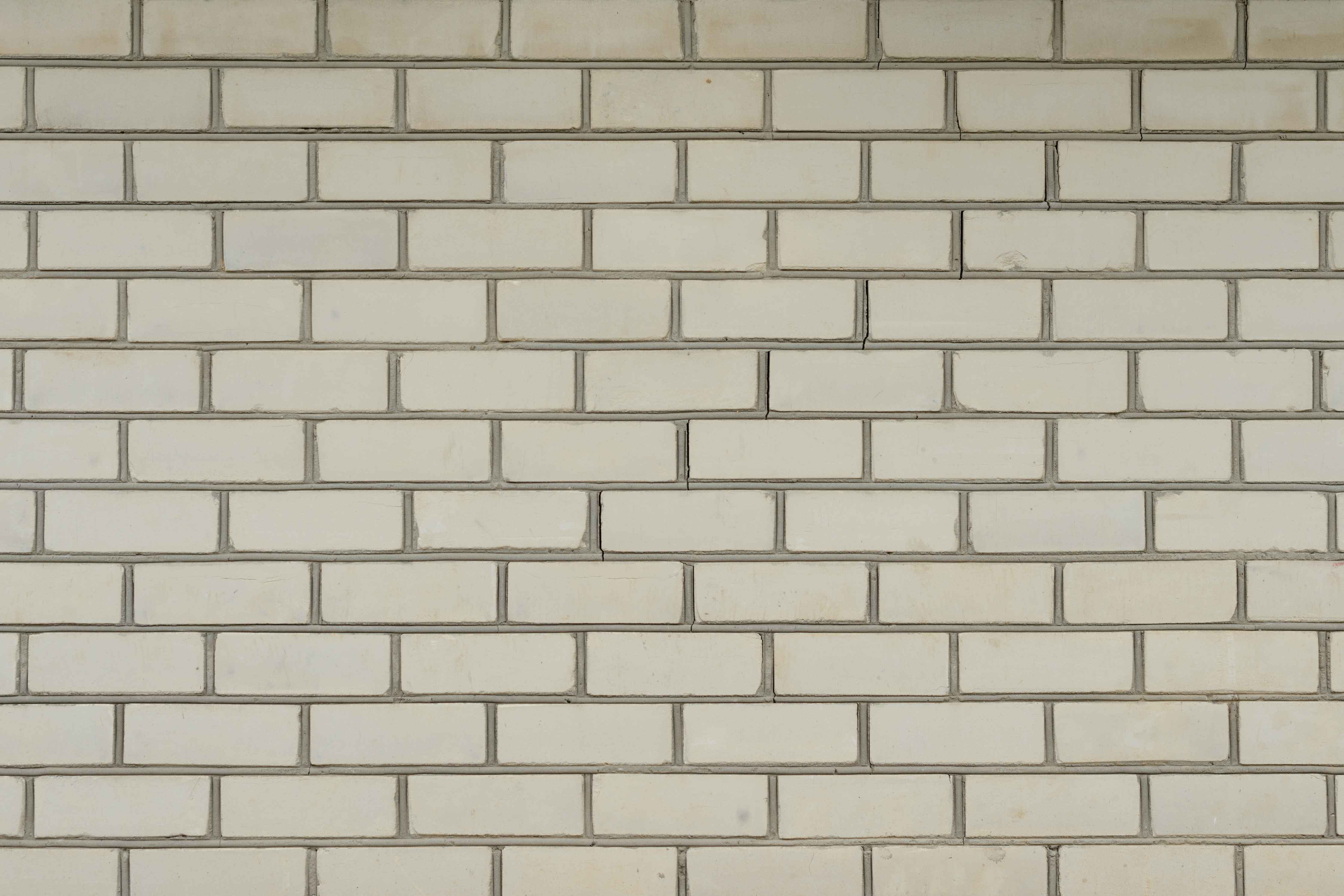 Wandverkleidung Bad-Helle Ziegelmauer in neutralen Tönen