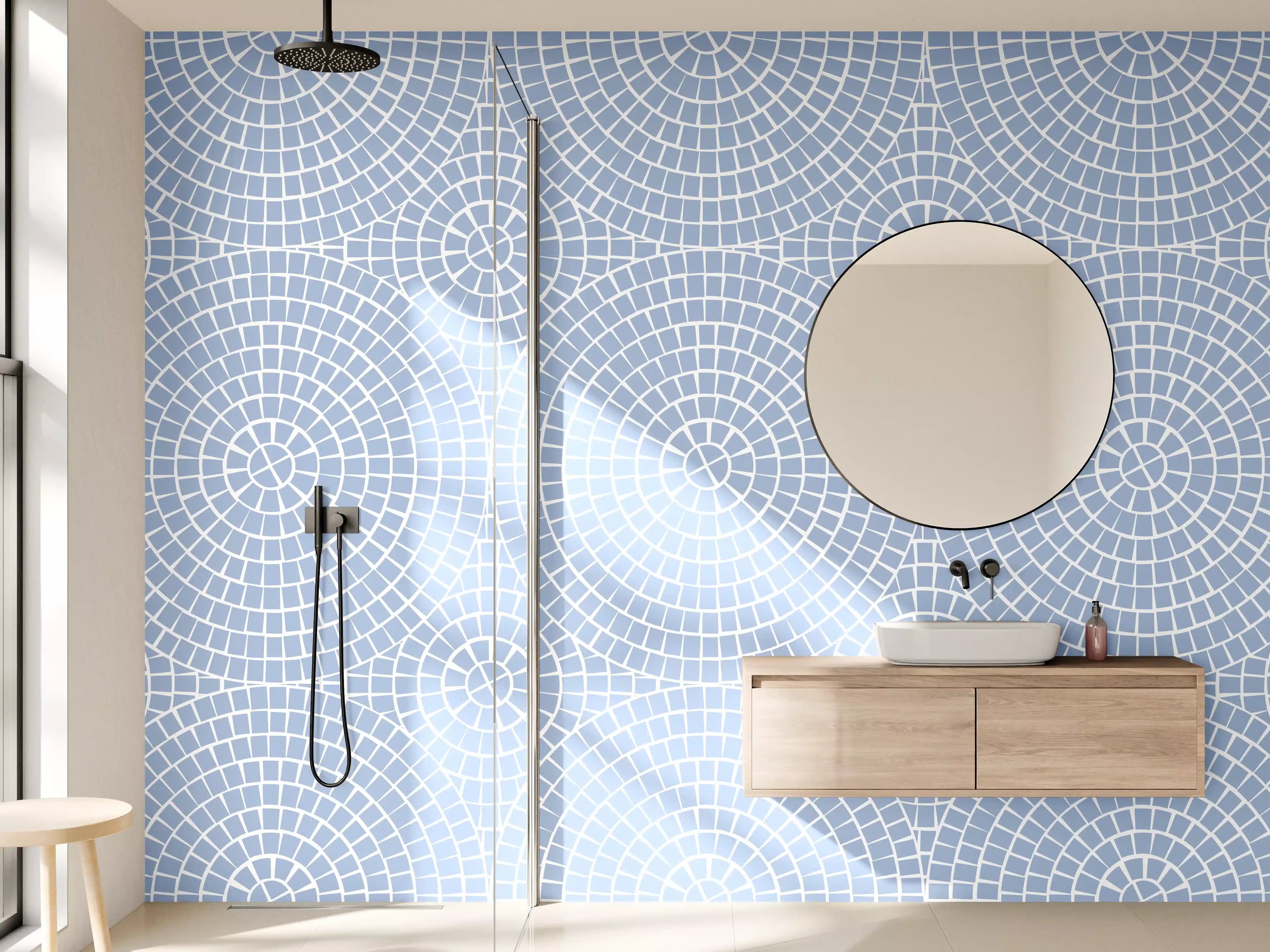 Wandverkleidung Bad - Helles, geometrisches Design in Blau und Weiß