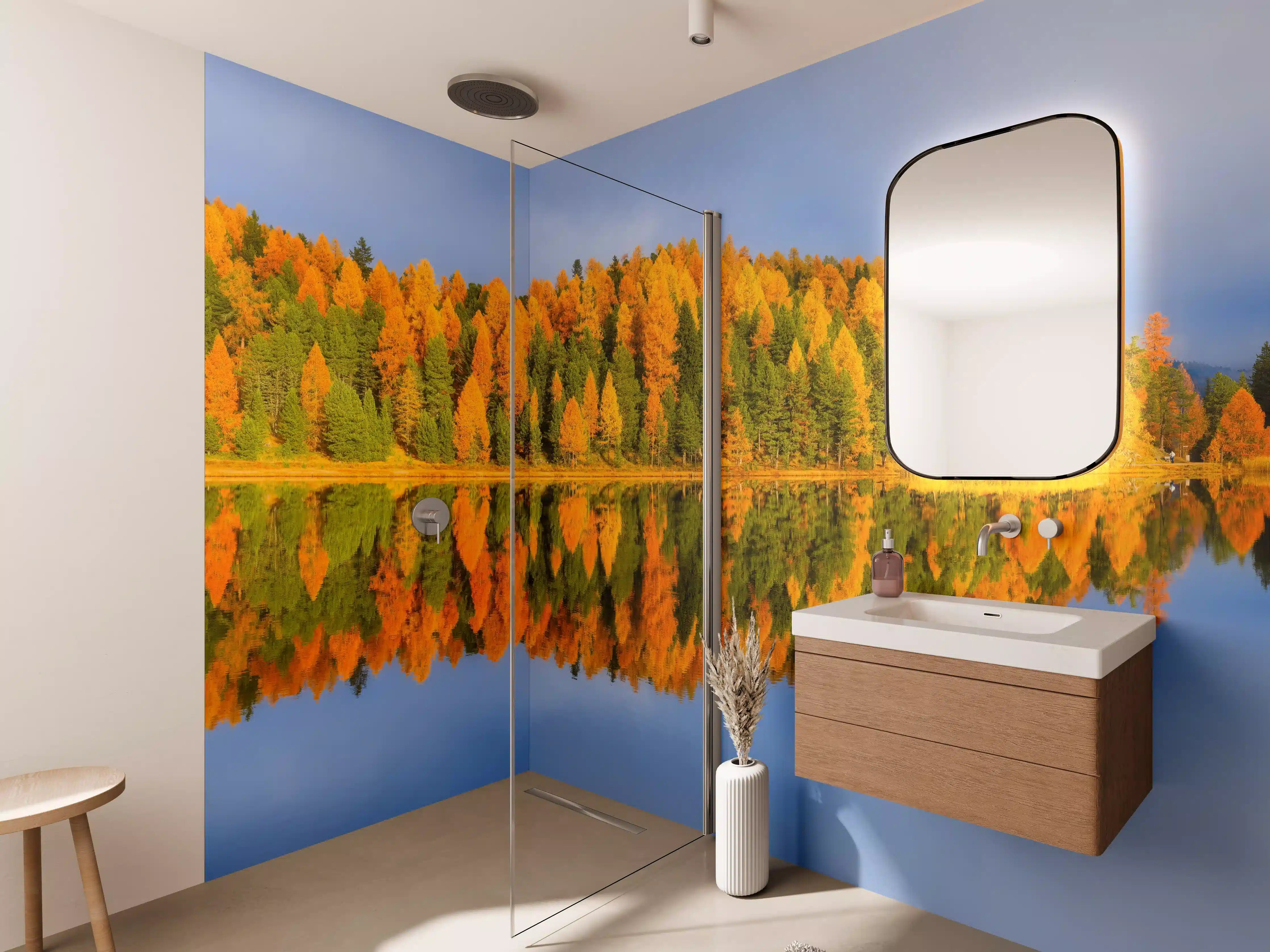 Wandverkleidung Bad - Herbstliche Waldidylle mit Spiegelung am See