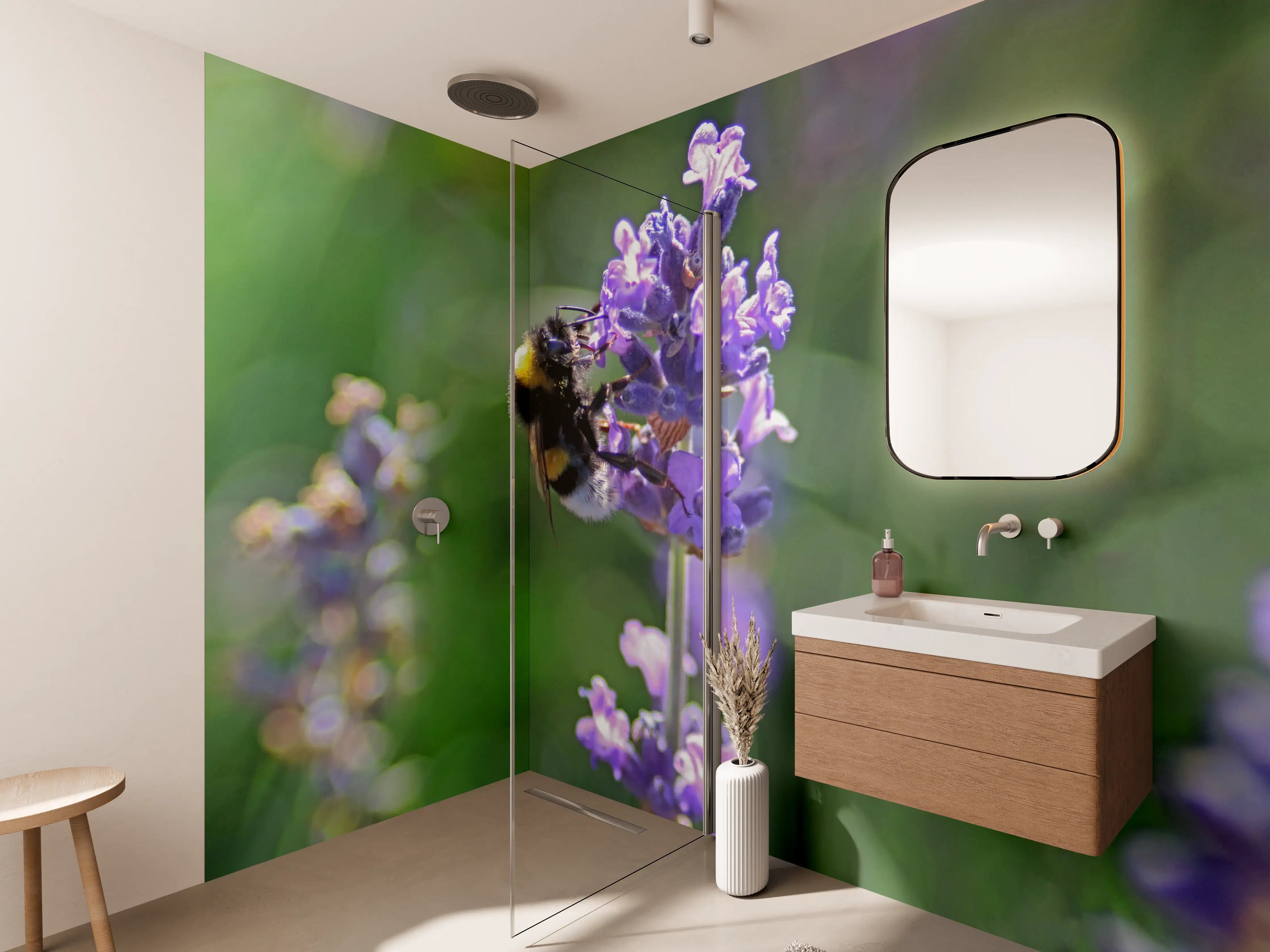 Wandverkleidung Bad - Lavendelblüten mit Hummeln