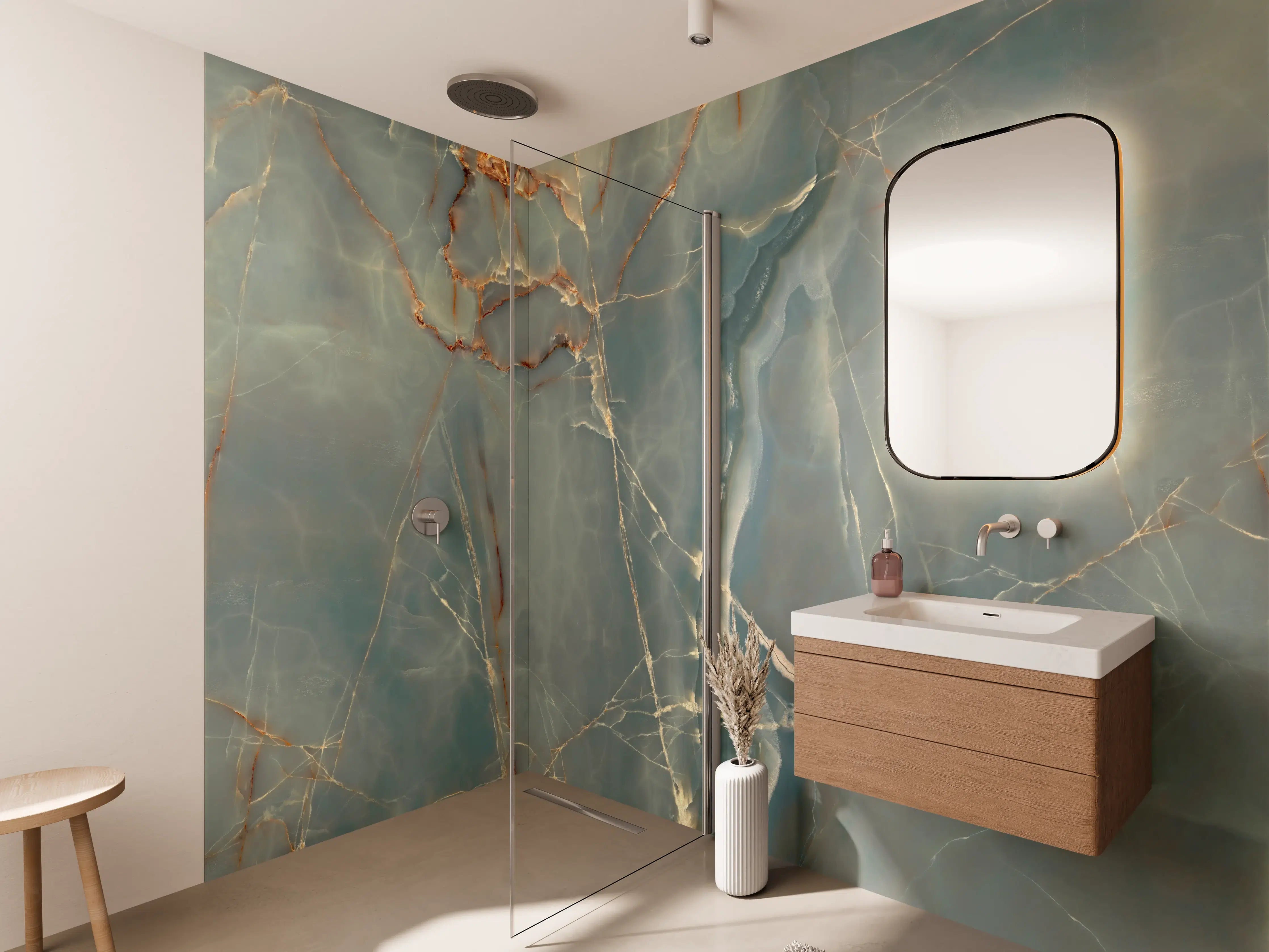 Wandverkleidung Bad - Luxus-Marmor mit goldenen Akzenten