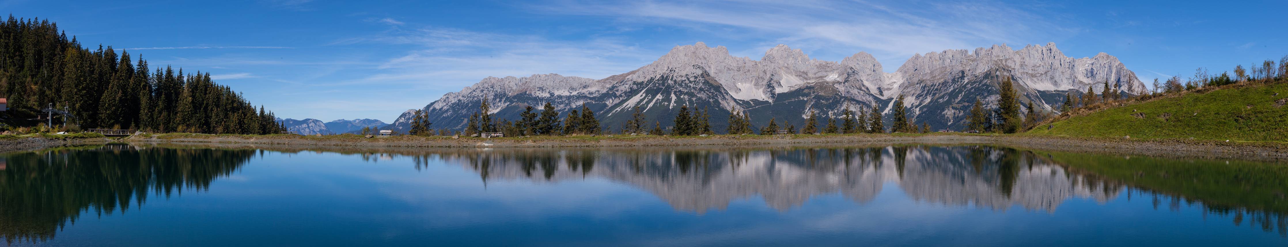 Wandverkleidung Bad-Majestätische Bergkulisse am See