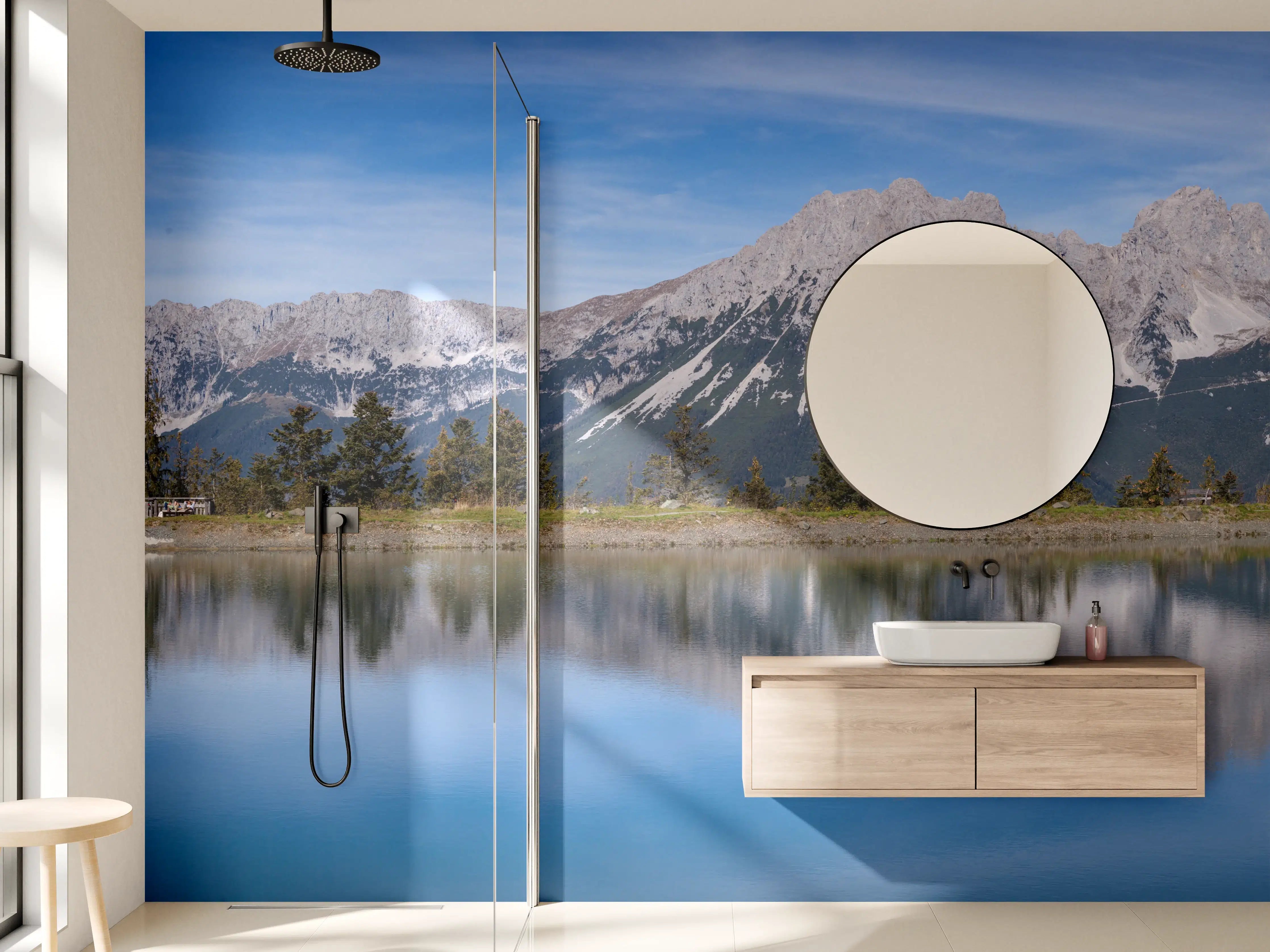 Wandverkleidung Bad - Majestätische Bergkulisse am See