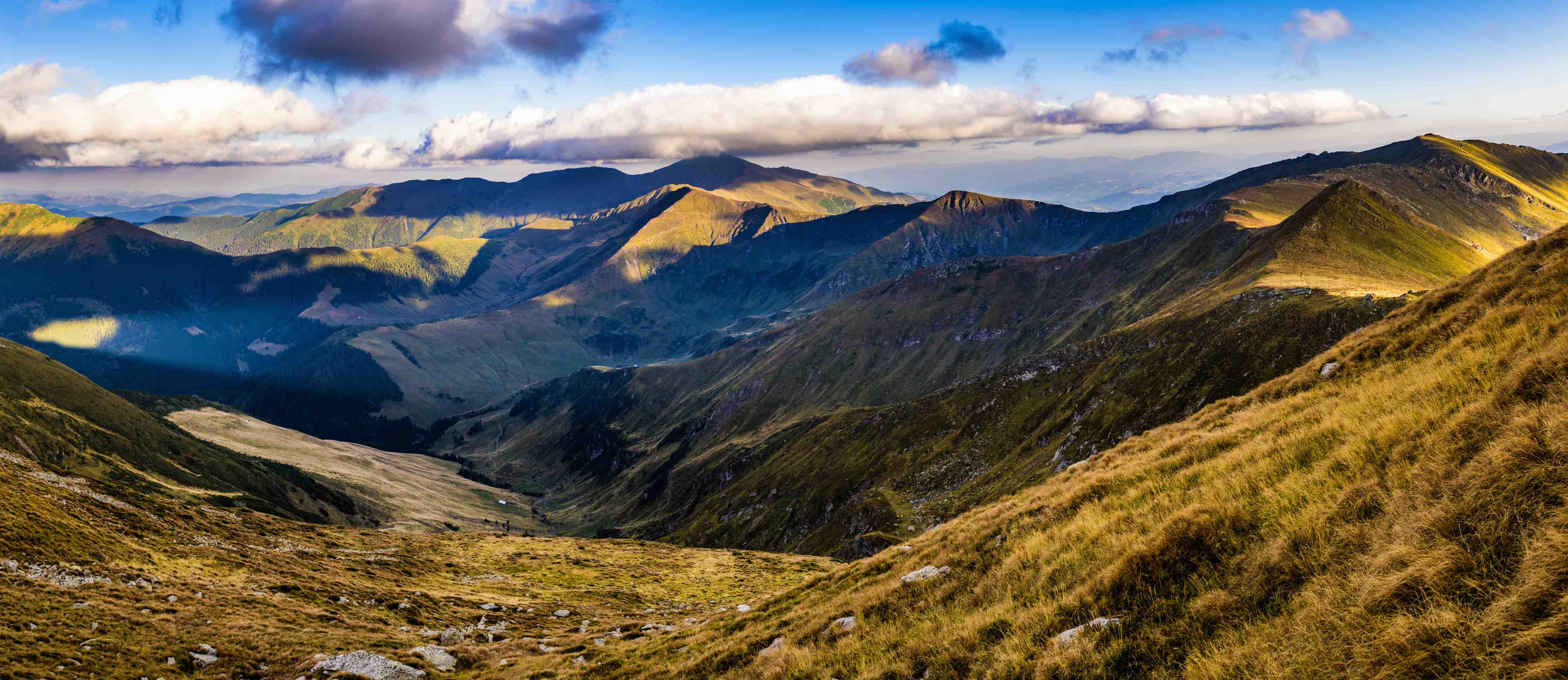 Wandverkleidung Bad-Majestätische Berglandschaft bei Sonnenlicht