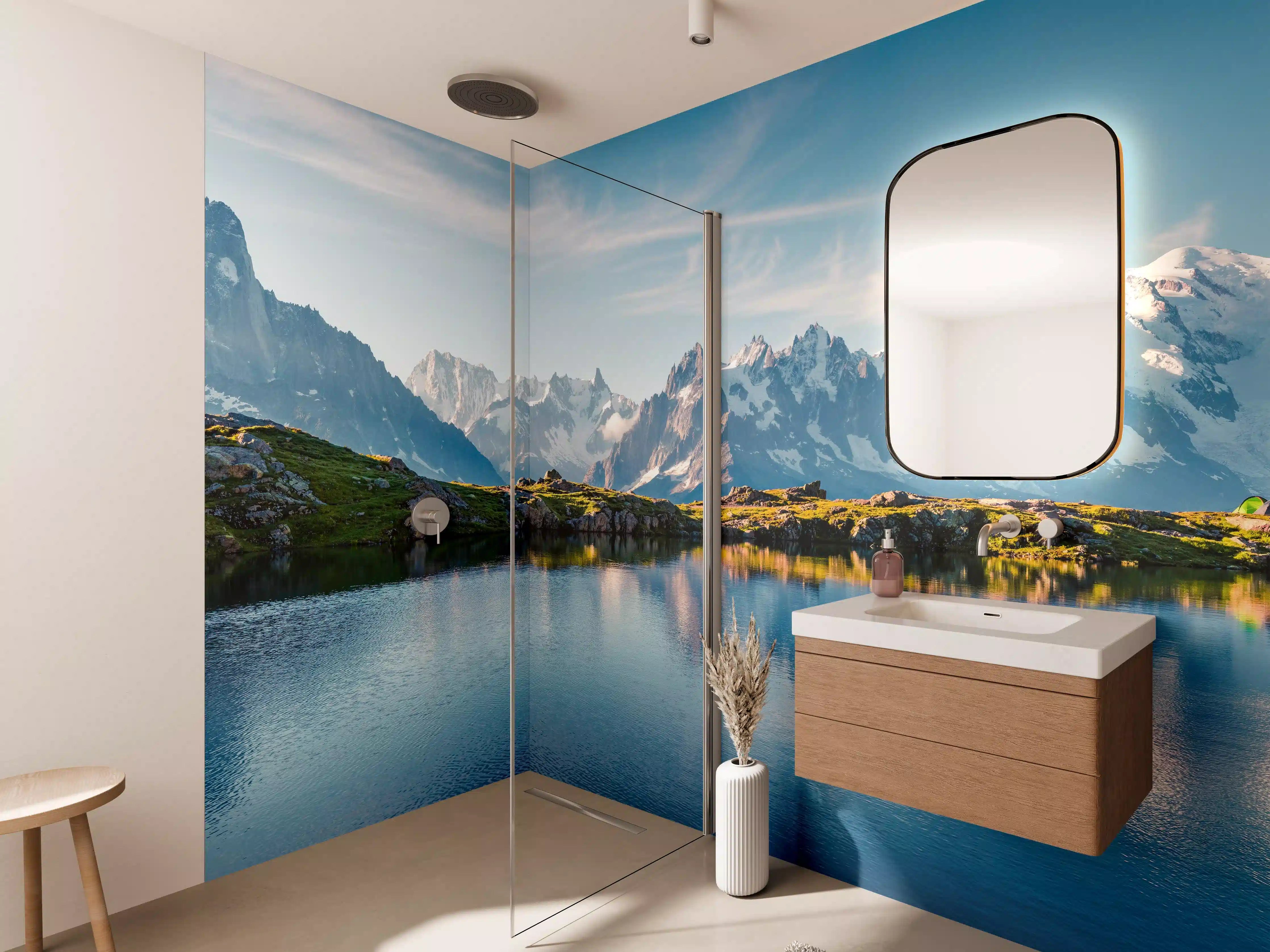 Wandverkleidung Bad - Majestätische Bergwelt am klaren See