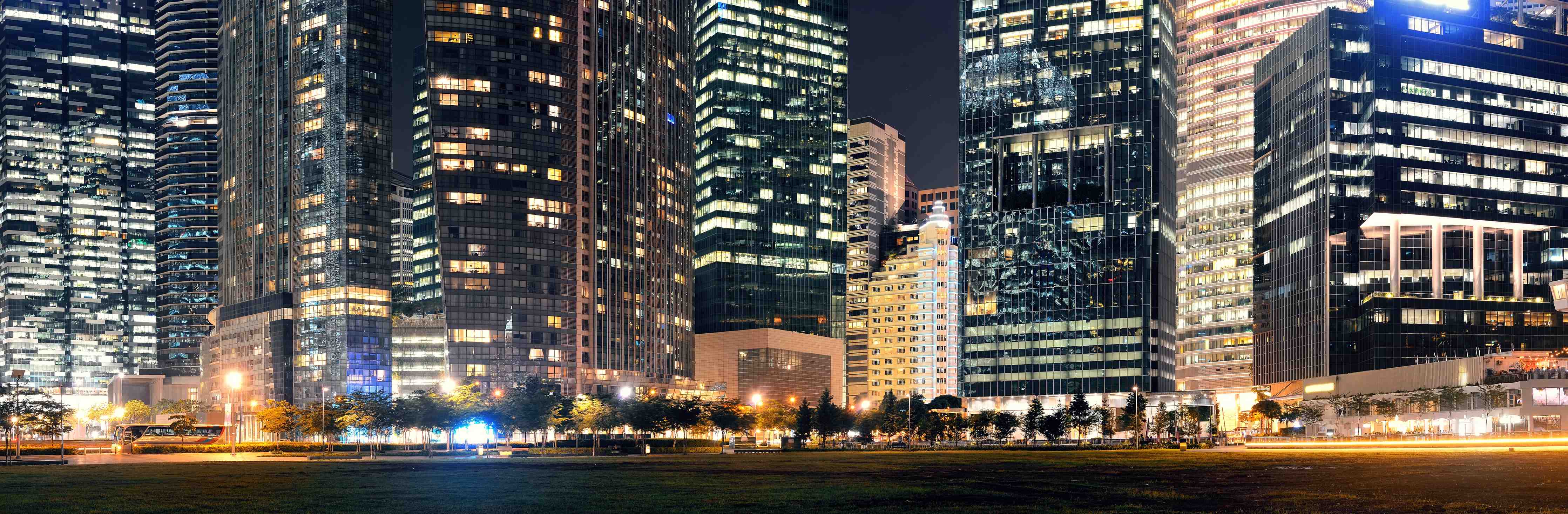 Wandverkleidung Bad-Modern City Skyline bei Nacht