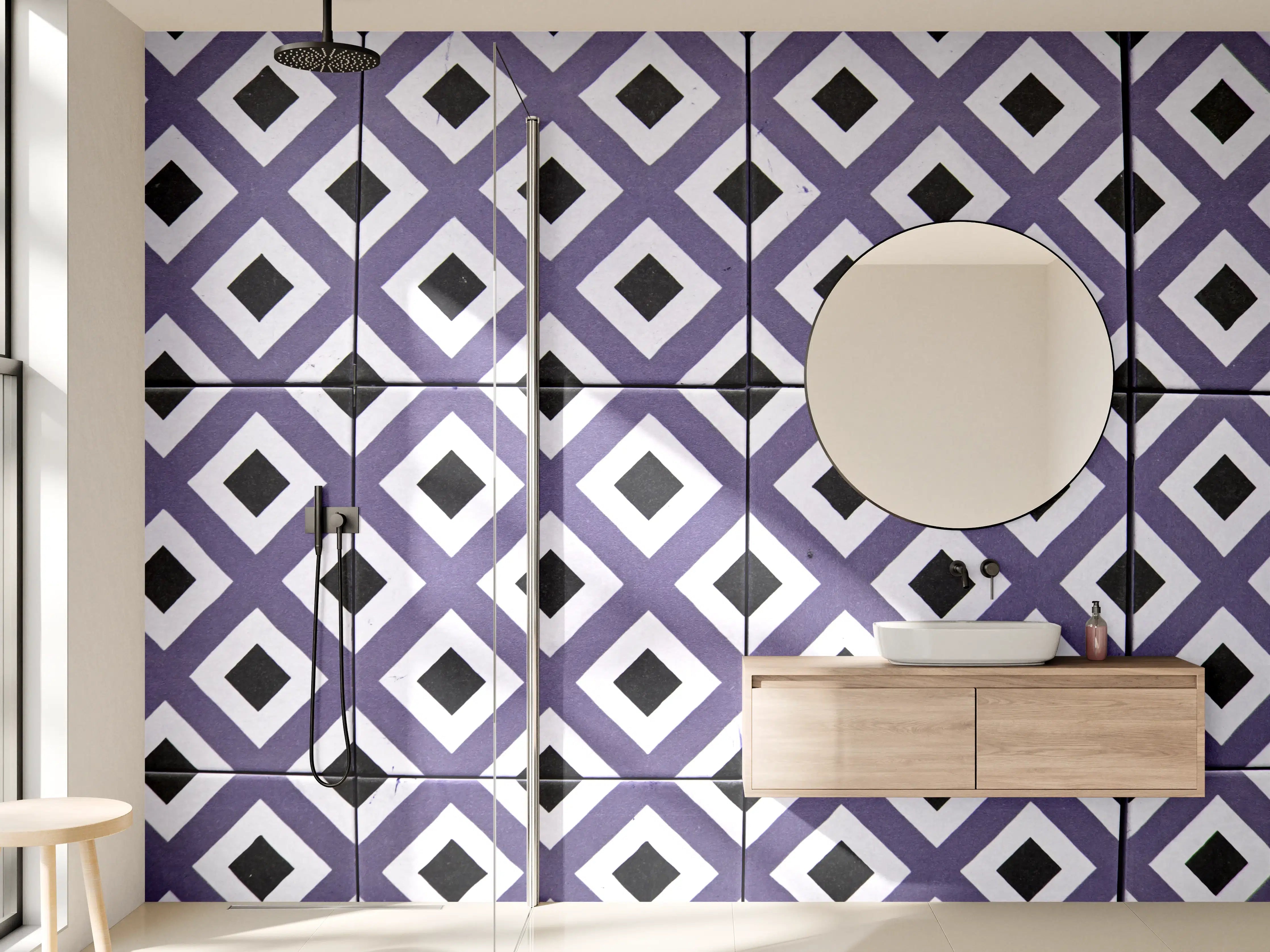Wandverkleidung Bad - Moderne violette und schwarze Fliesen mit geometrischem Muster