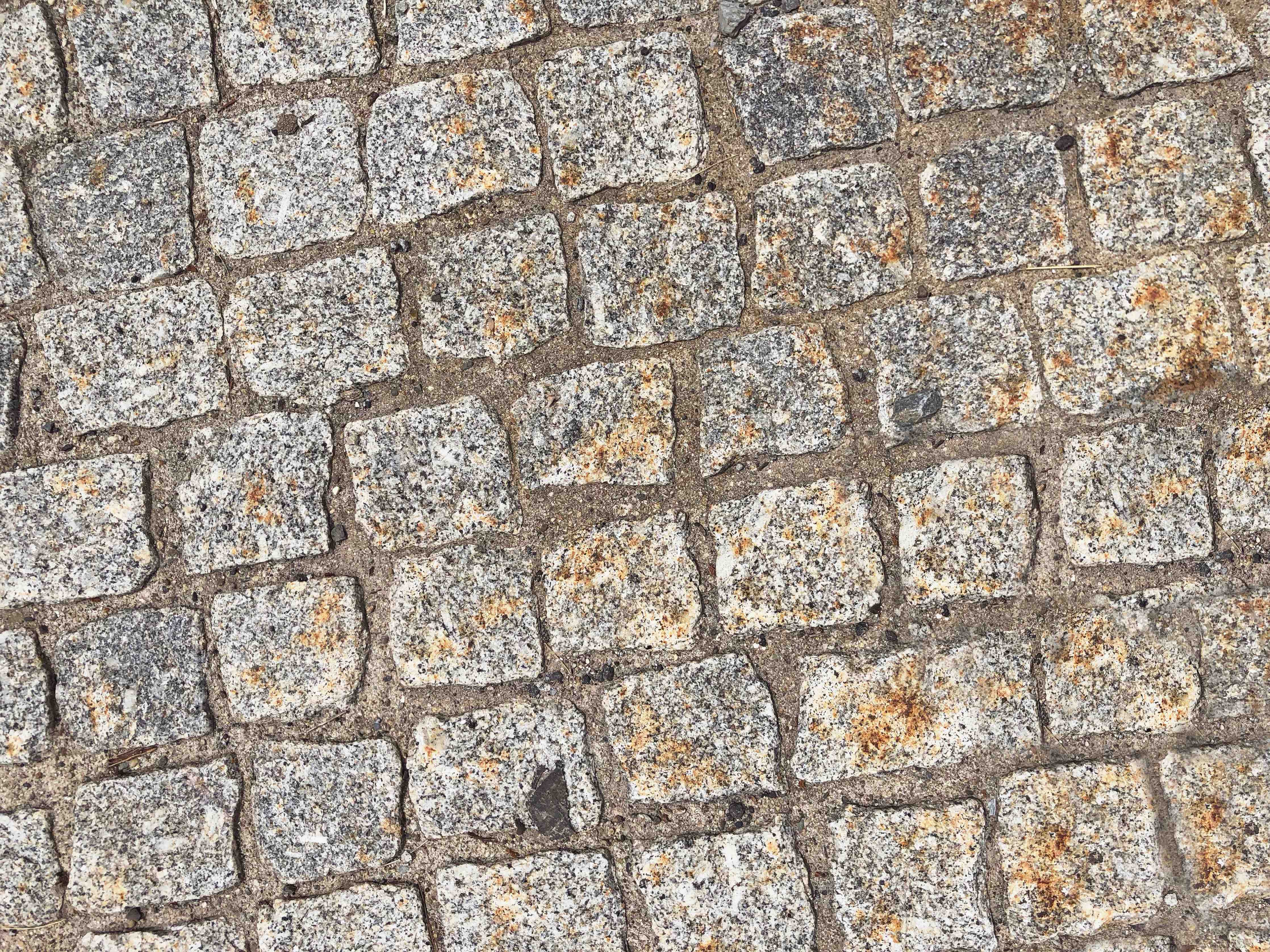 Wandverkleidung Bad-Natursteinmauer mit Grautönen