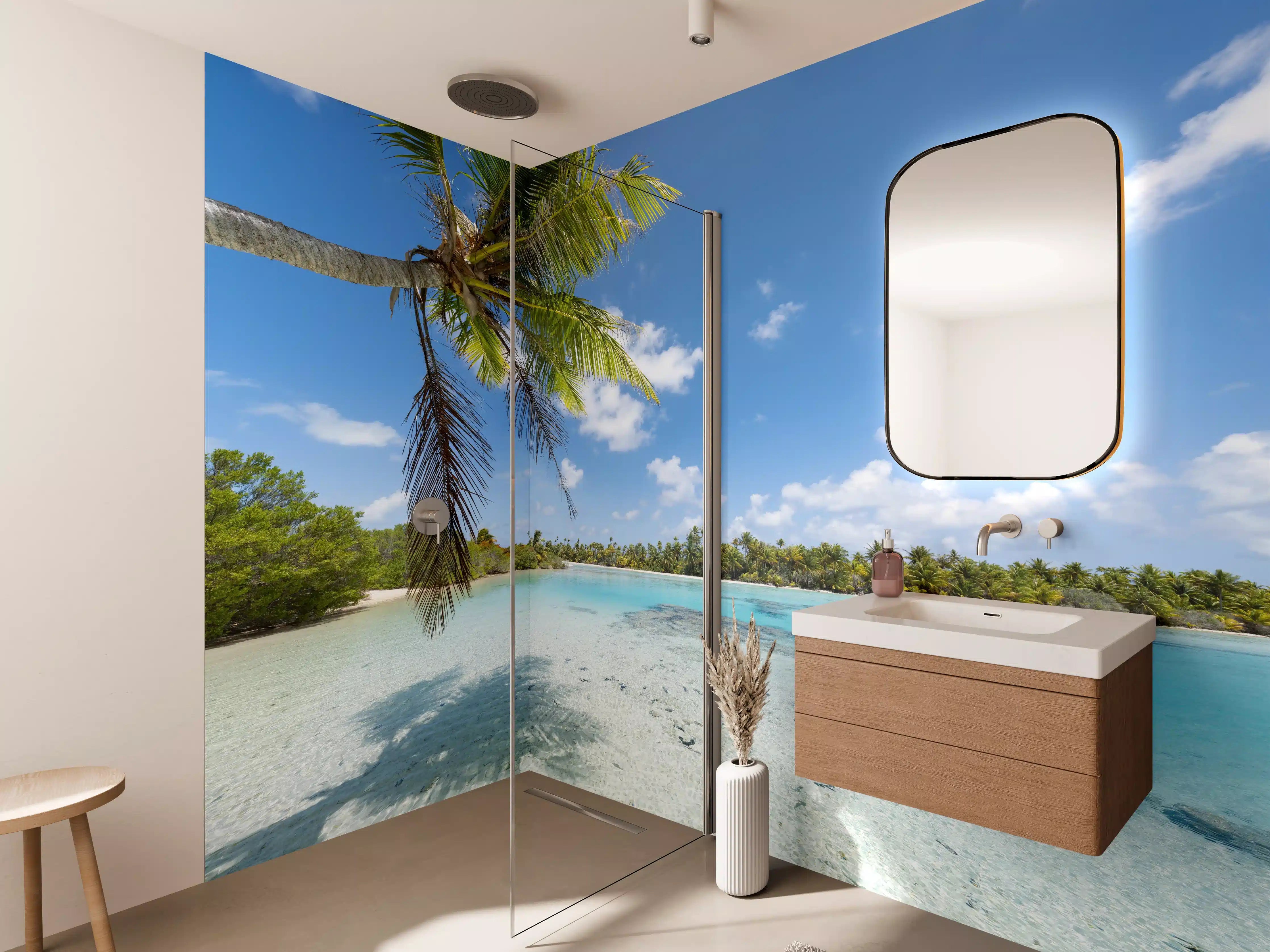 Wandverkleidung Bad - Nebelschwerer Strand mit Palmen