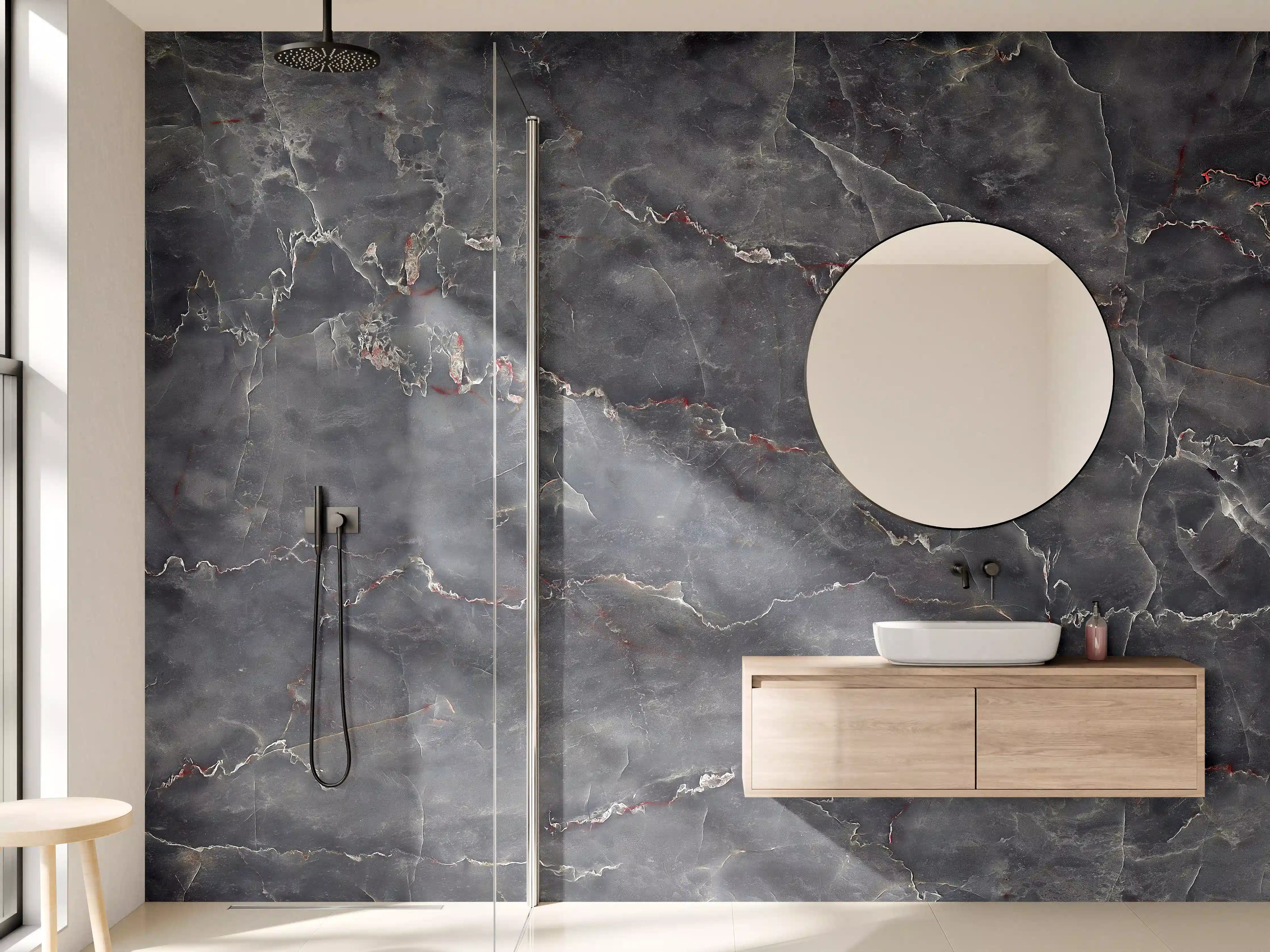 Wandverkleidung Bad - Polierter Onyxmarmor mit Adern