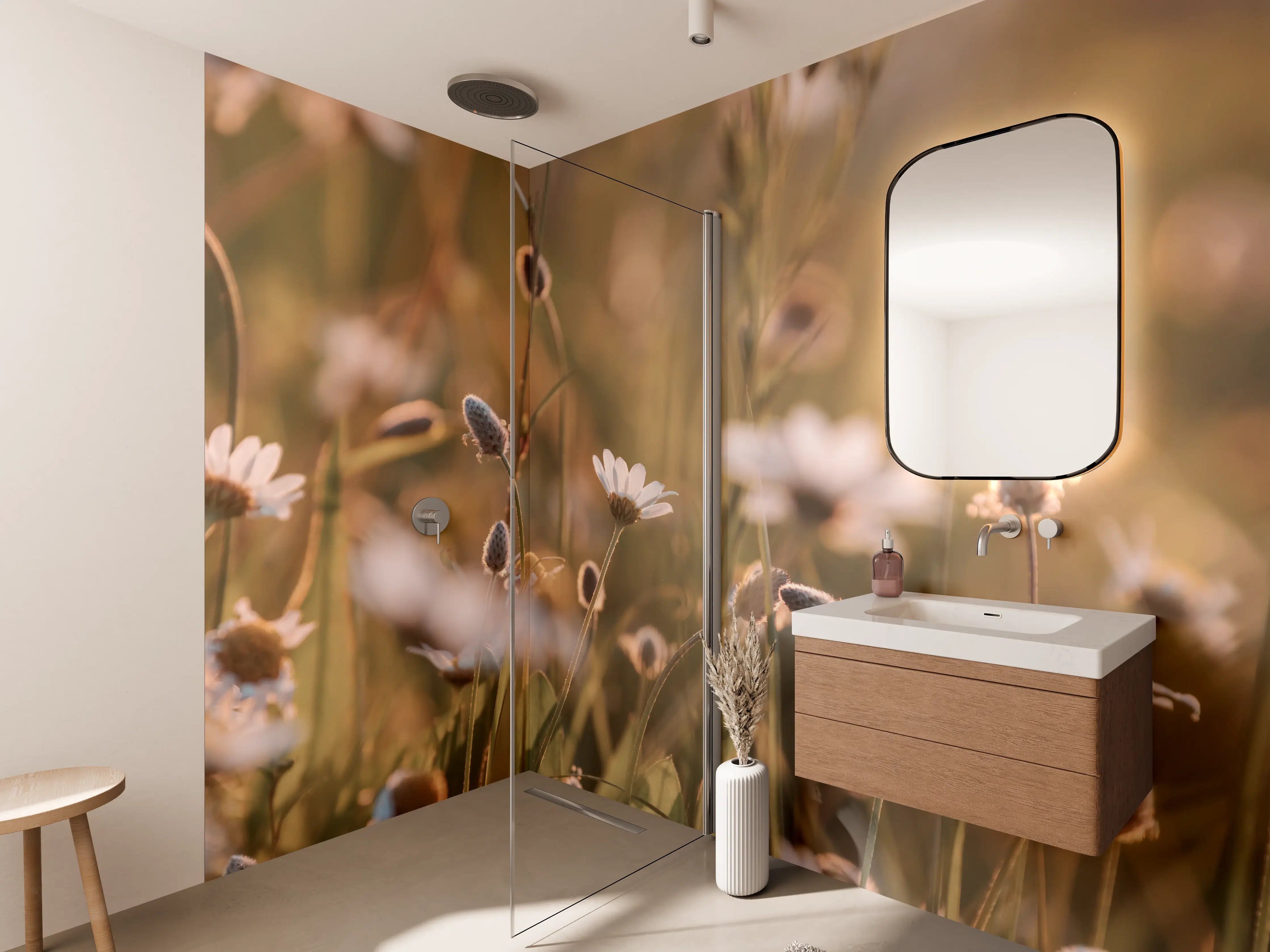 Wandverkleidung Bad - Sanfte Wildblumen im Sonnenlicht