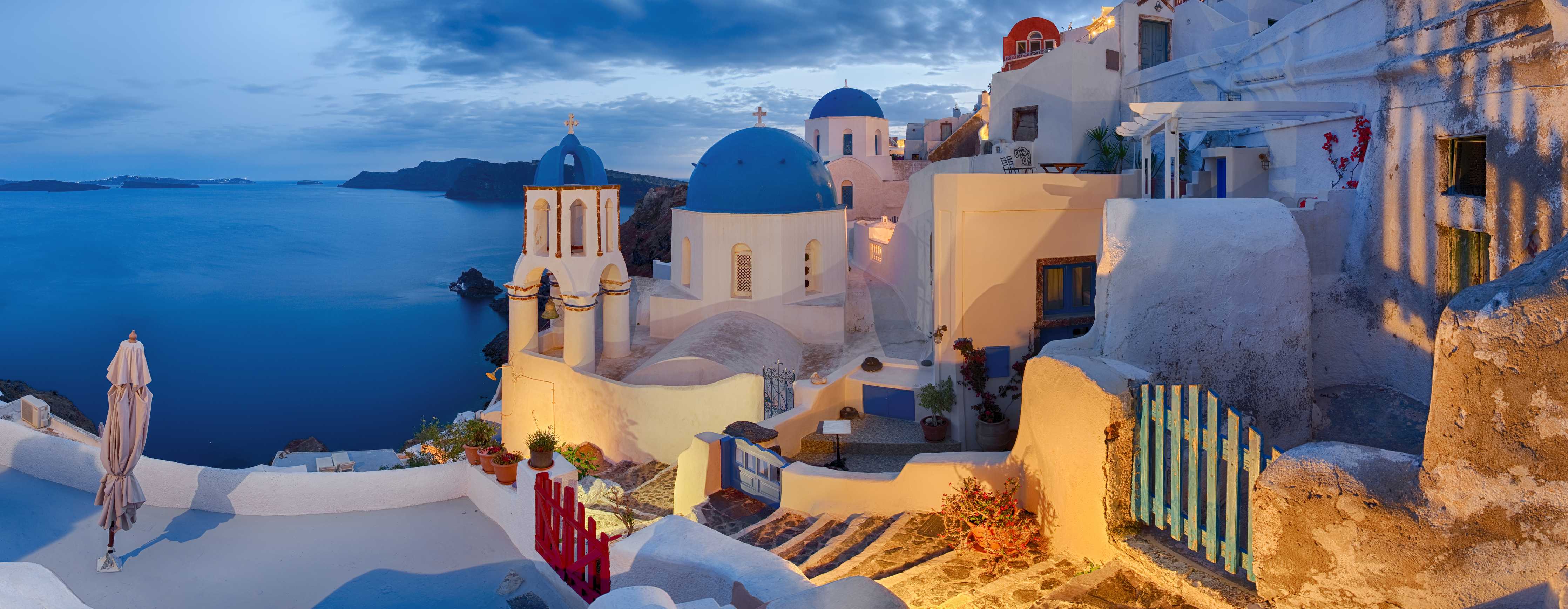 Wandverkleidung Bad-Santorini Skyline in Blau und Weiß