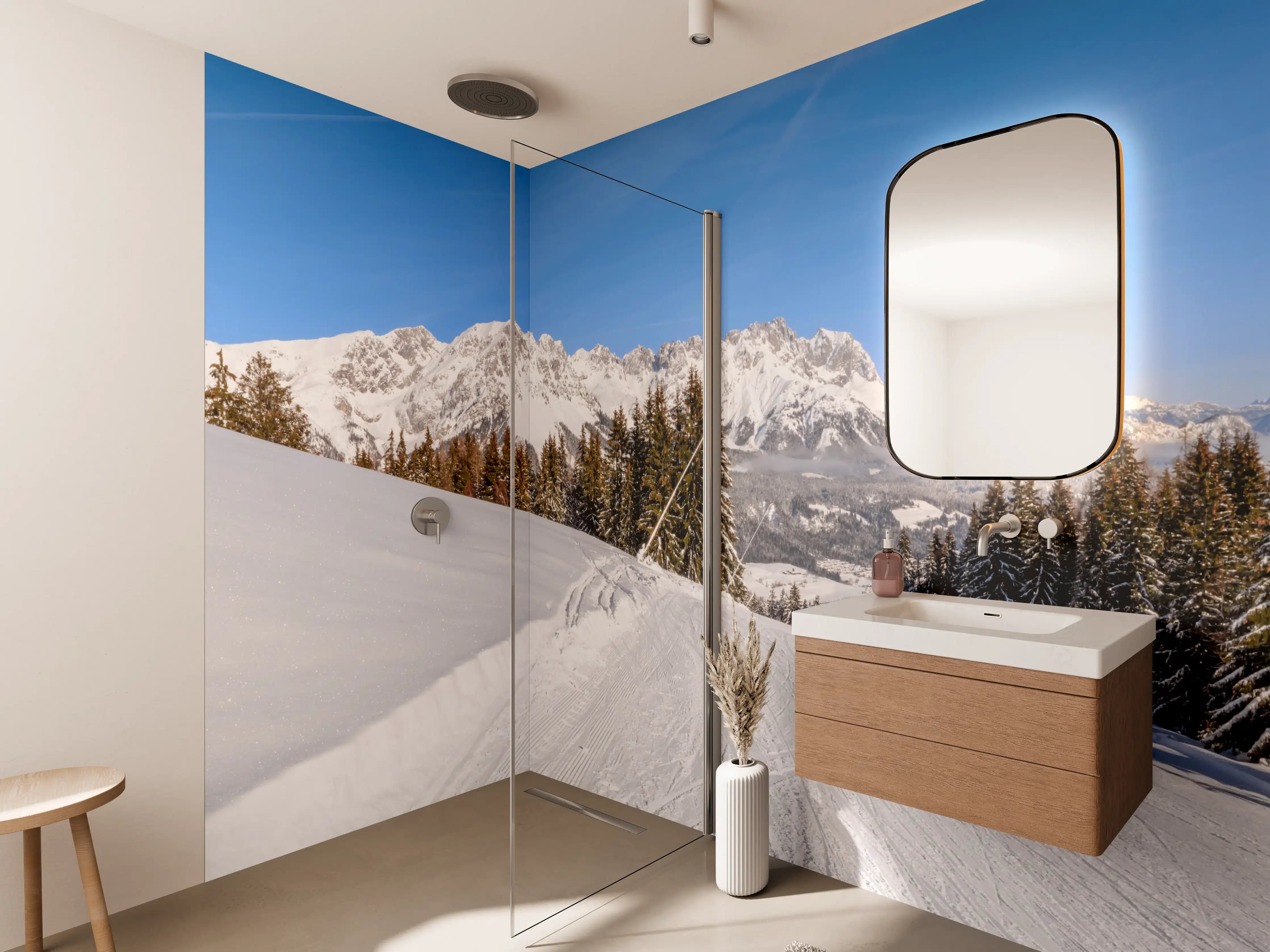 Wandverkleidung Bad - Schneebedeuchte Berglandschaft im Sonnenlicht