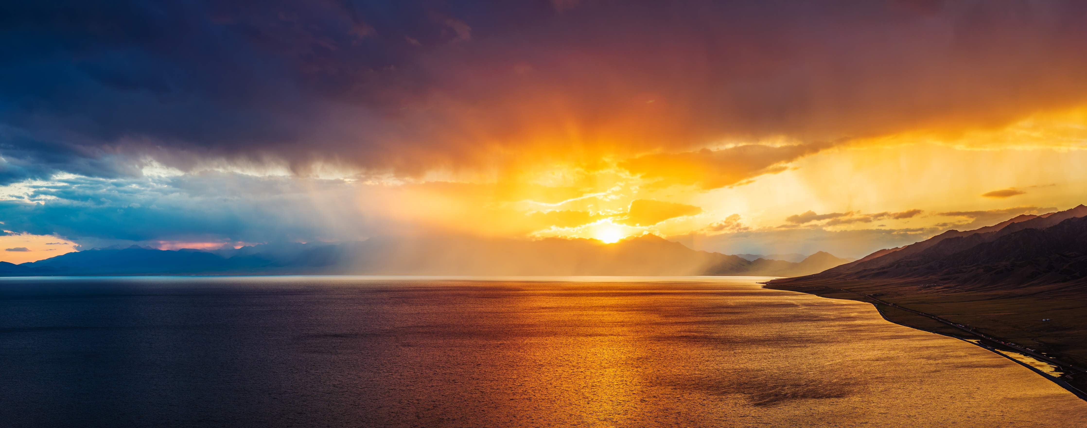 Wandverkleidung Bad-Silbriger Sonnenuntergang am Wasser