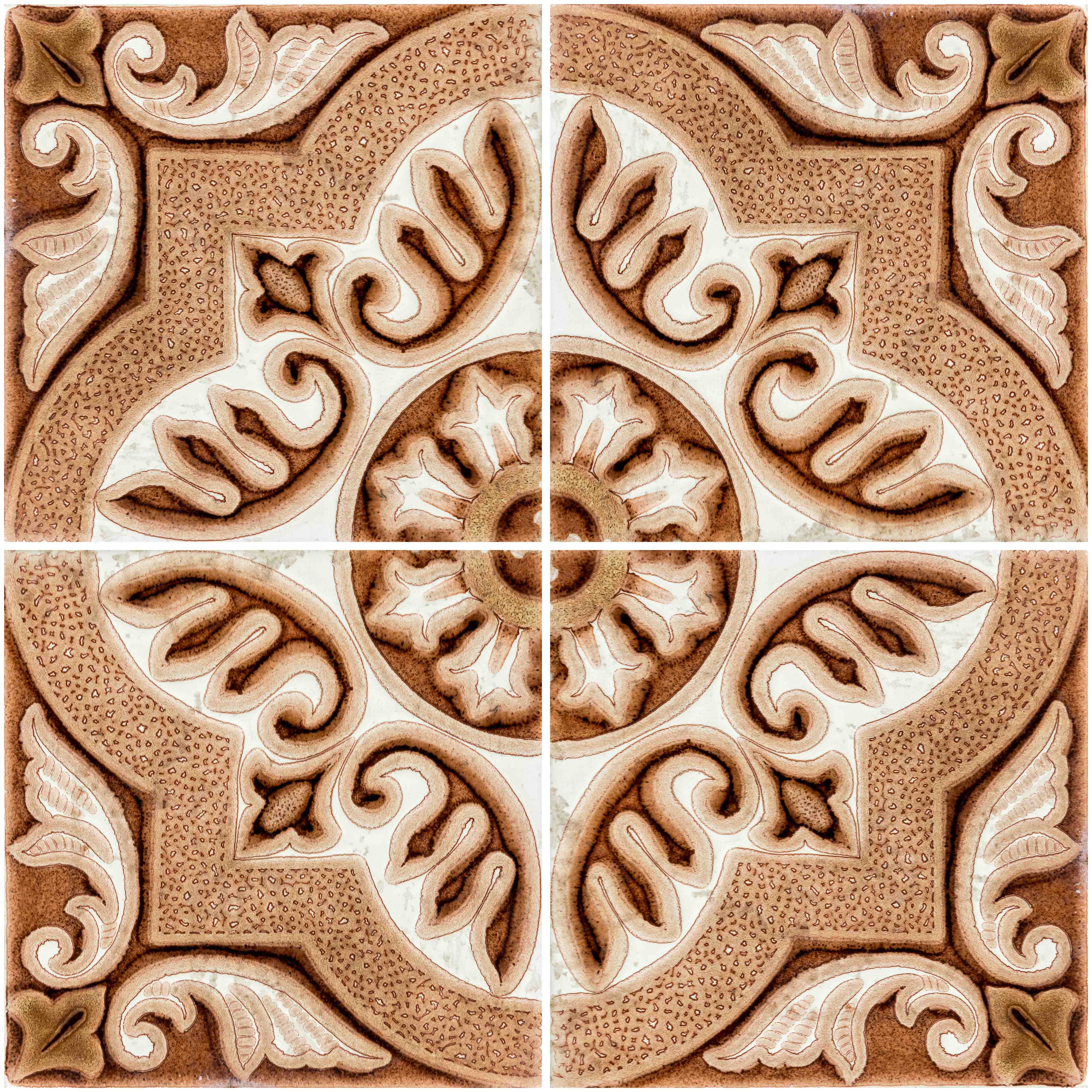 Wandverkleidung Bad-Spielerische Fliesenmuster mit warmen Erdtönen