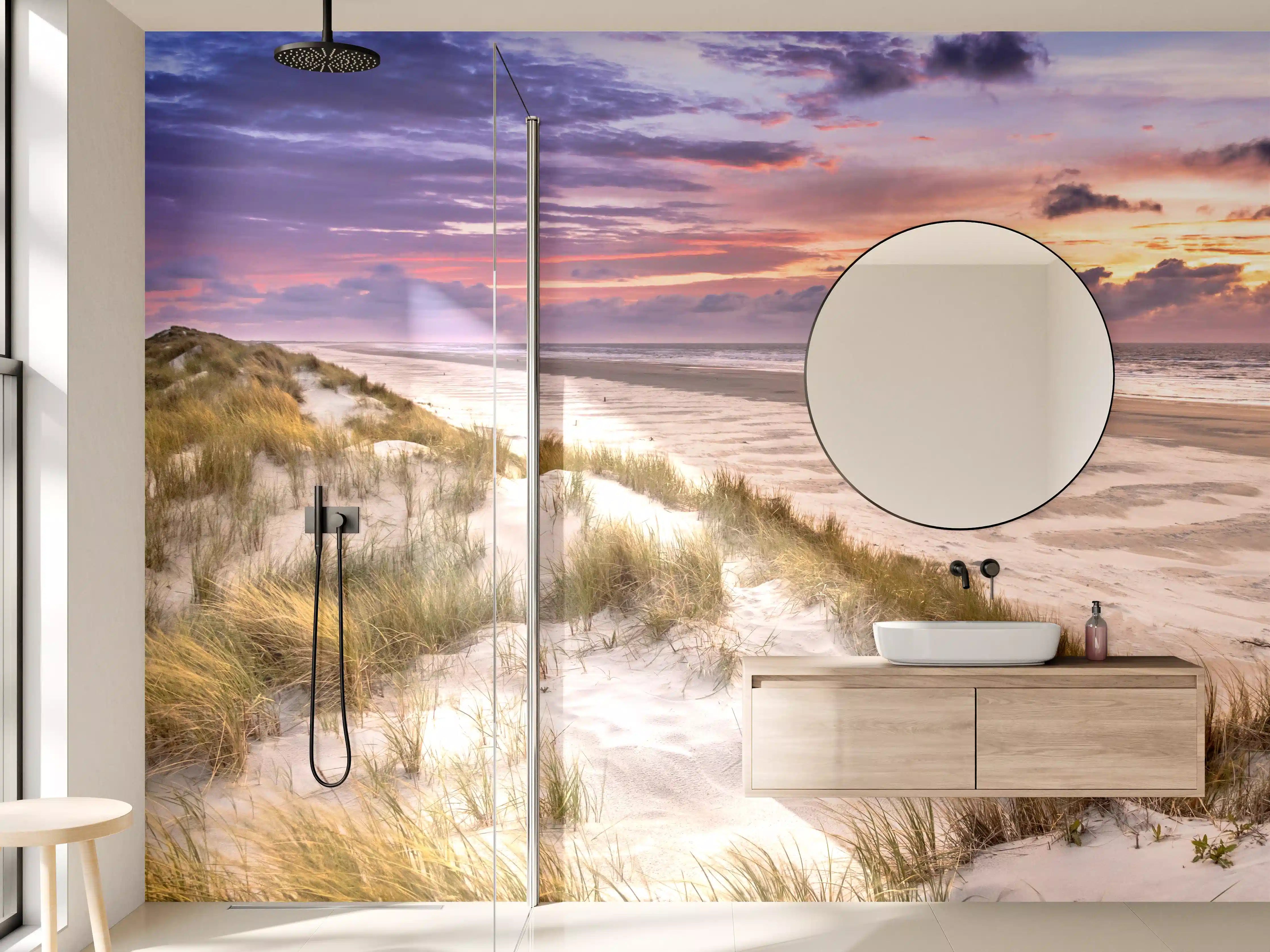 Wandverkleidung Bad - Strand bei Sonnenuntergang mit Dünen und Himmel in Pink und Blau