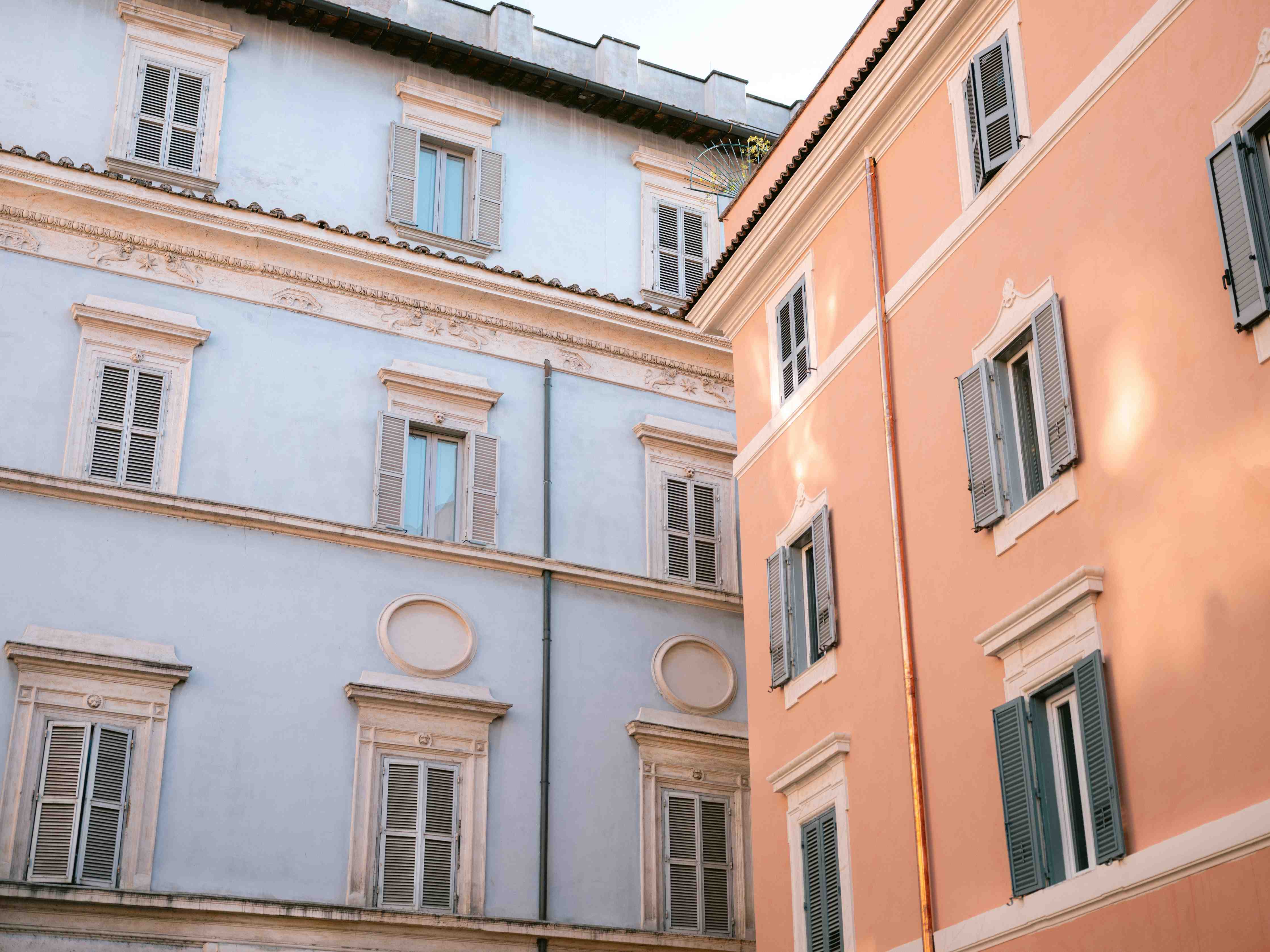 Wandverkleidung Bad-Trastevere in Flieder und Pink