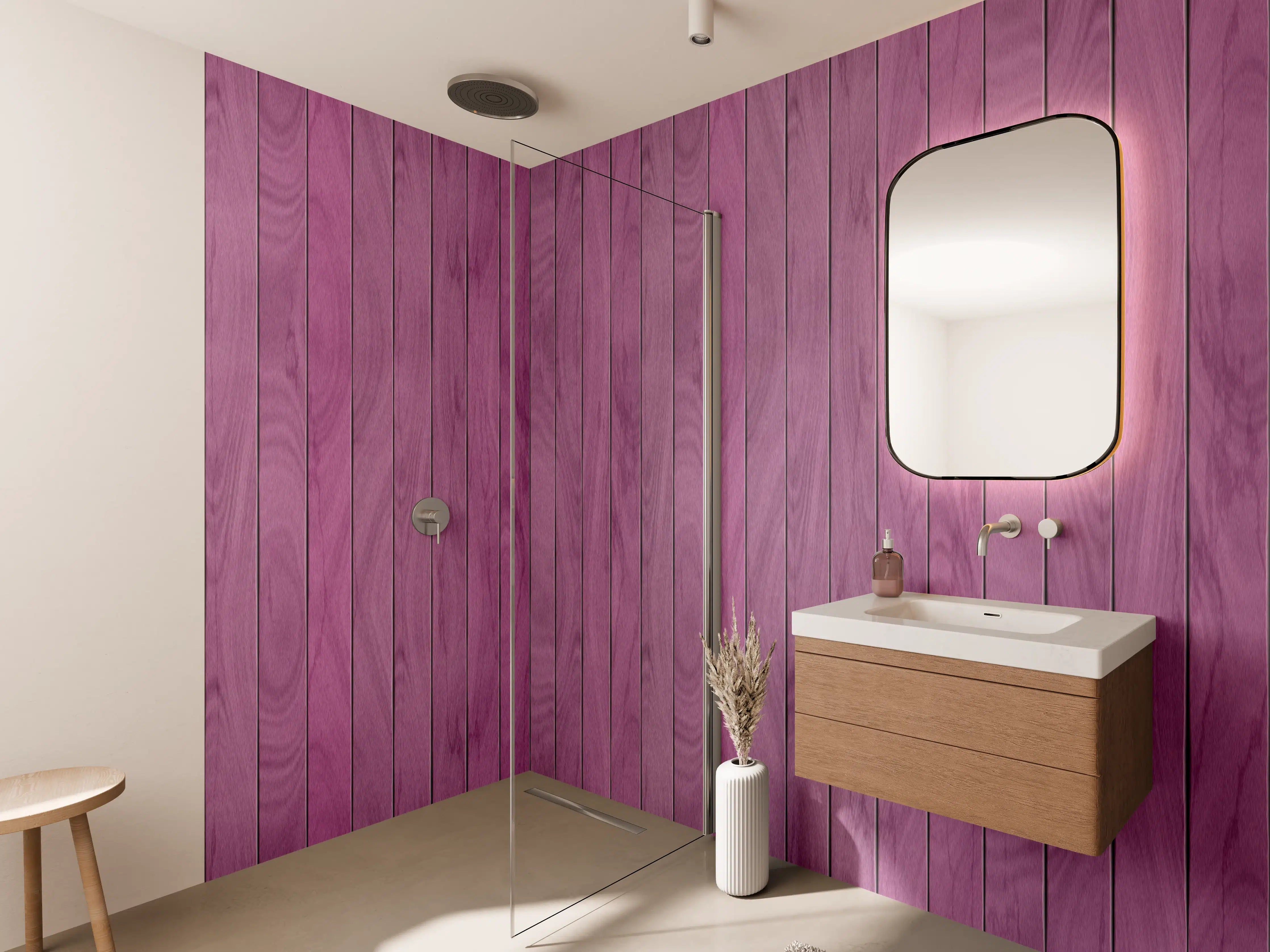 Wandverkleidung Bad - Violette Holzwand mit natürlicher Maserung