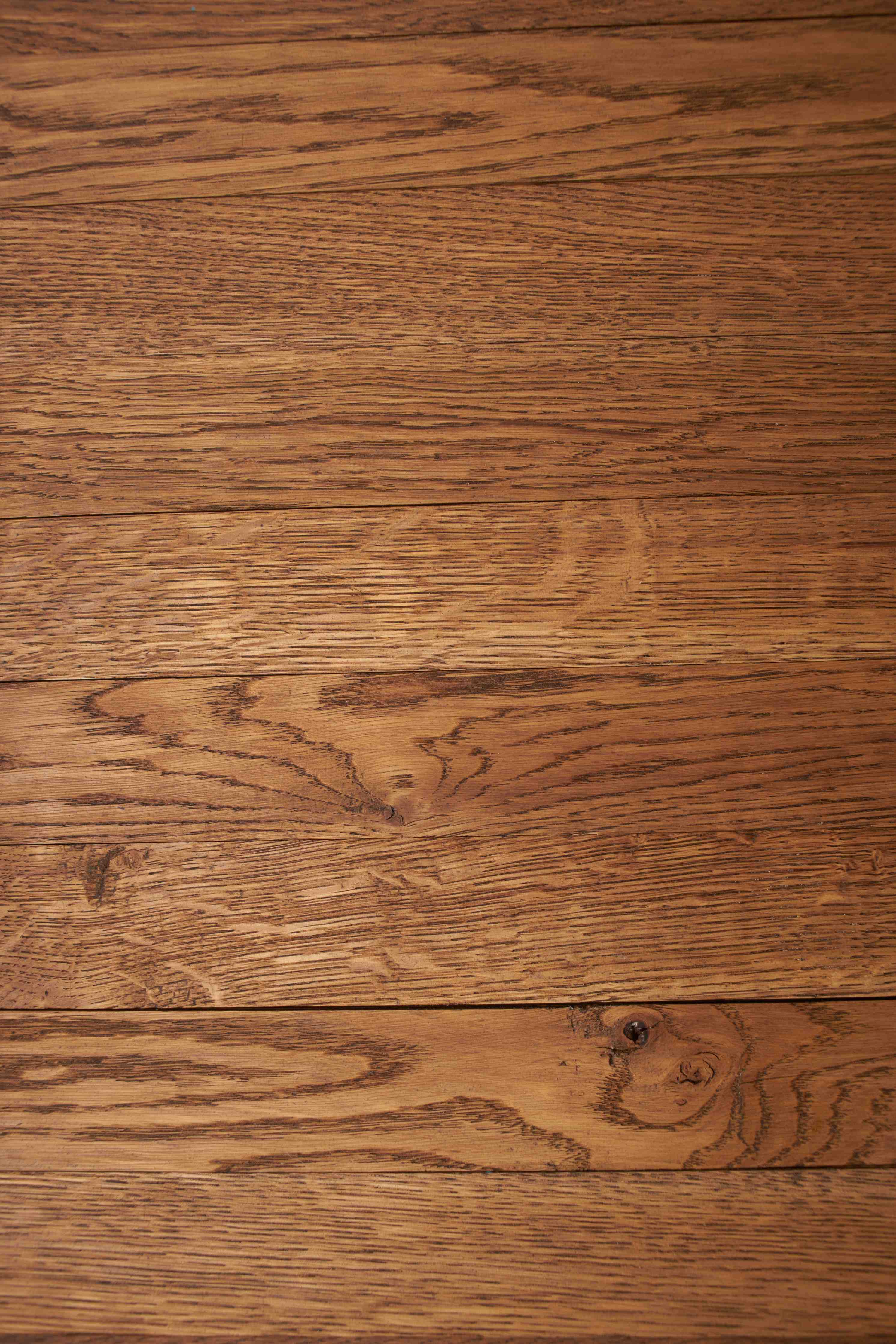 Wandverkleidung Bad-Warmer Holzfußboden mit Naturmaserung