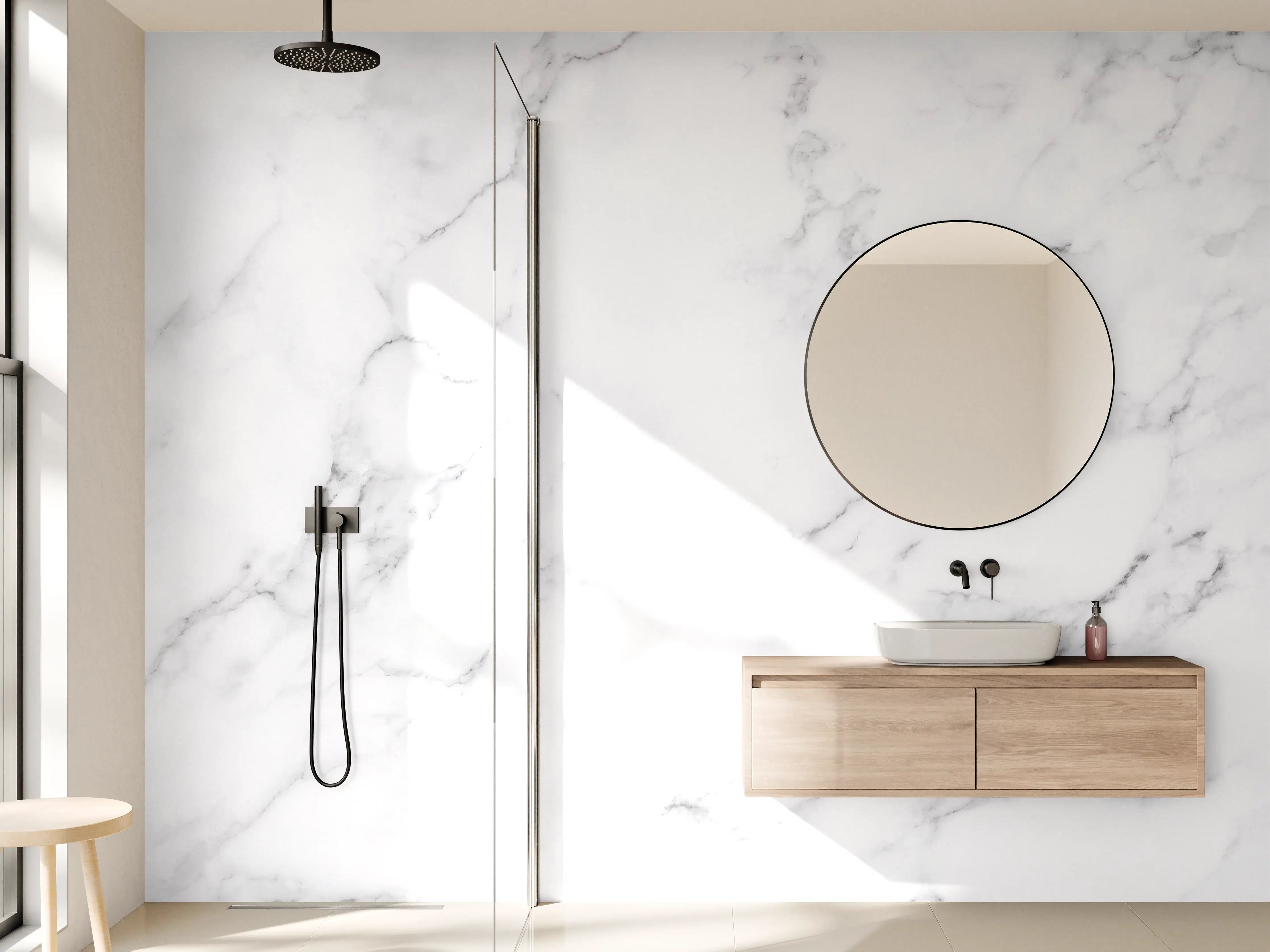 Wandverkleidung Bad - Weiße Marmor-Textur mit grauen Maserungen