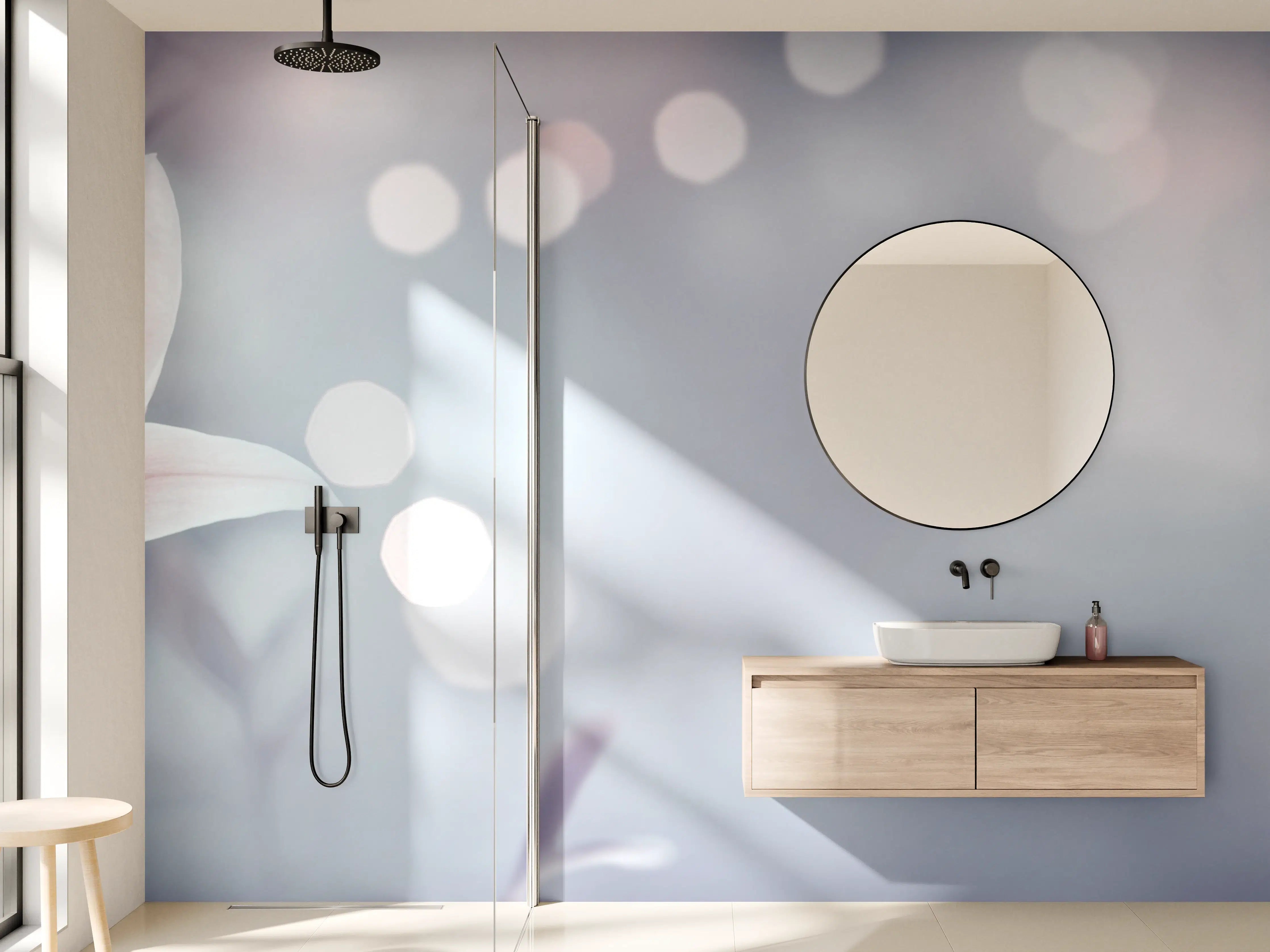 Wandverkleidung Bad - Zarte Magnolienblüten vor sanftem Himmelshintergrund