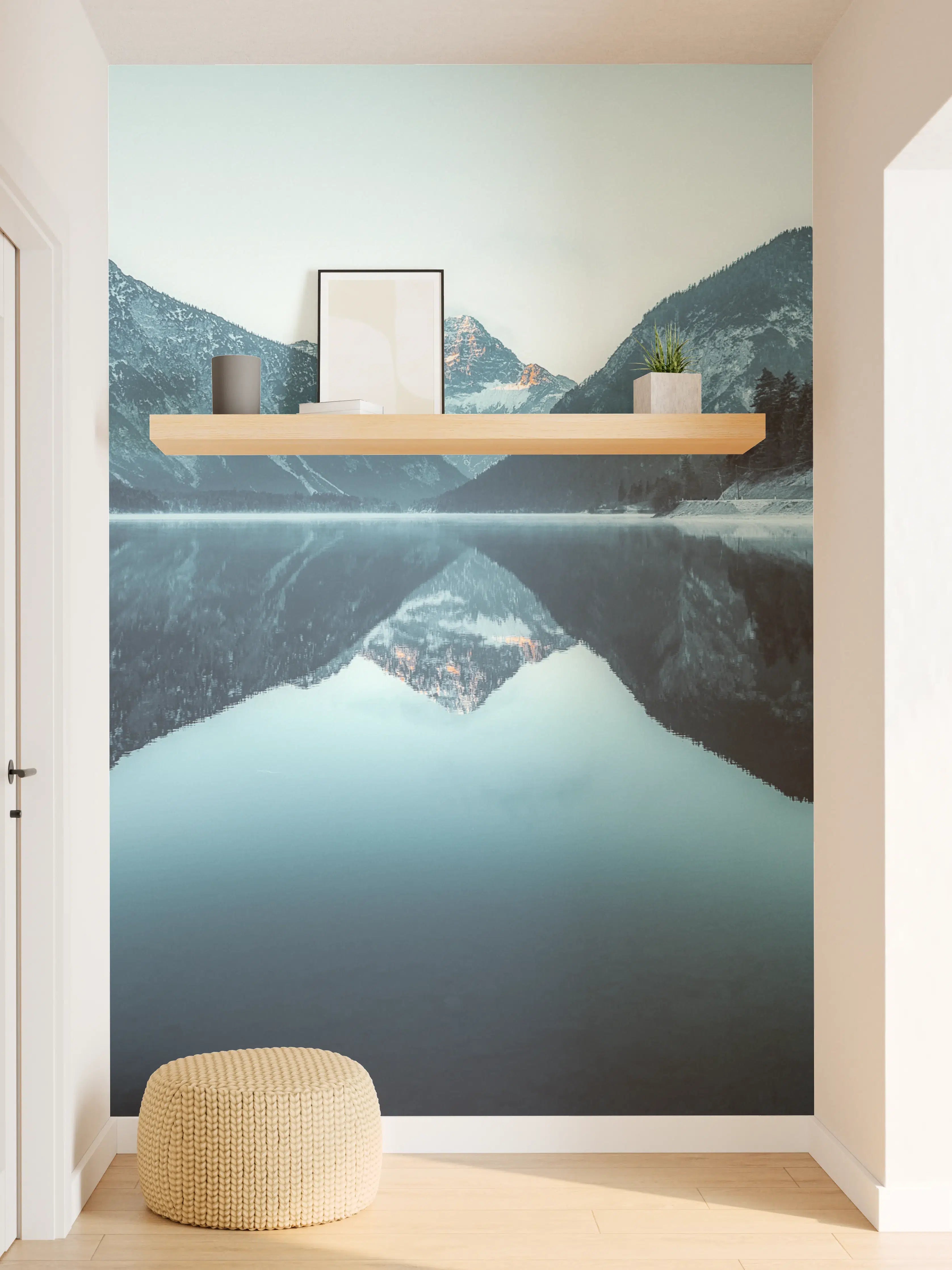 Wandverkleidung Flur - Beruhigender Bergsee mit Reflexion