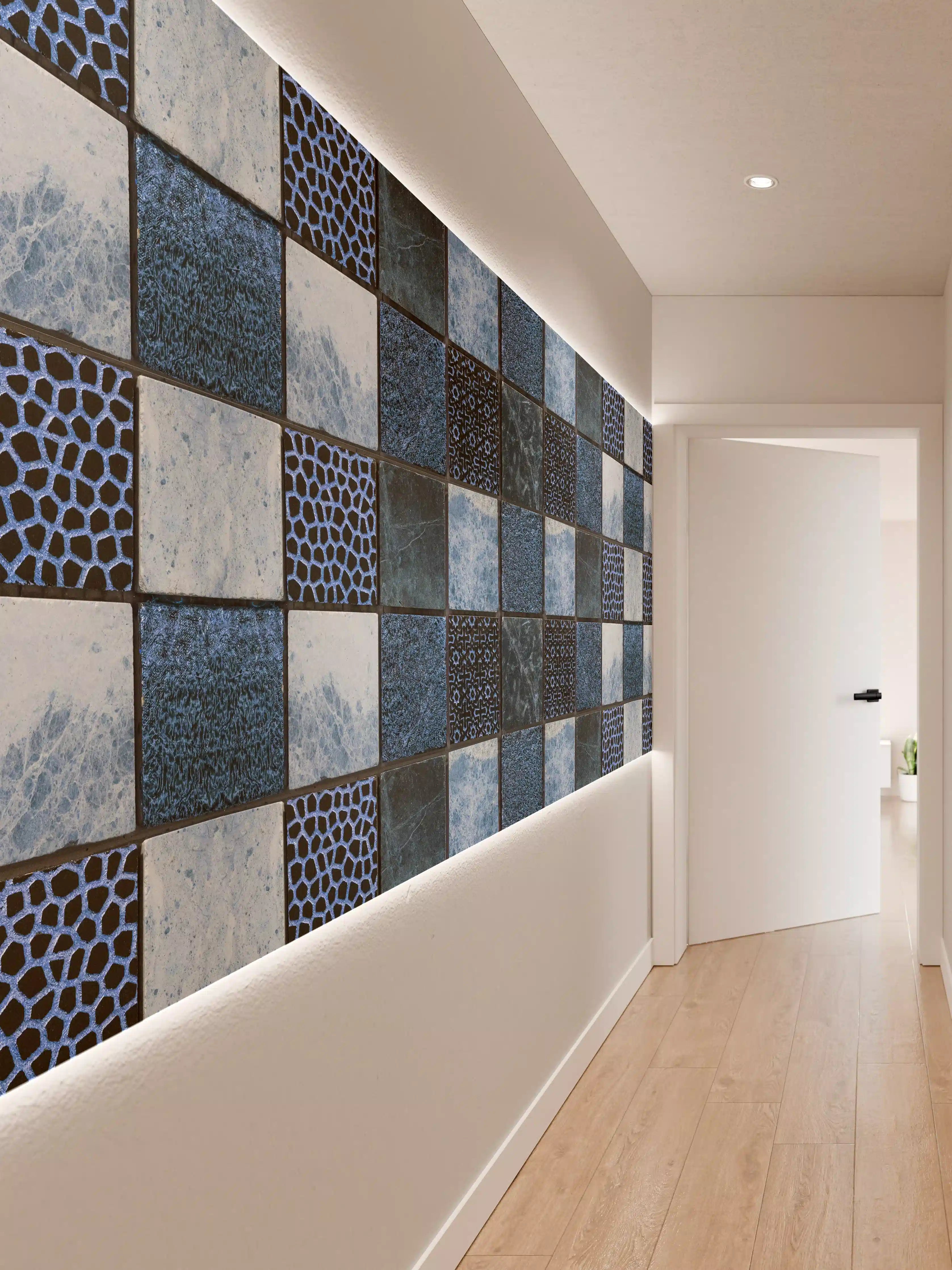 Wandverkleidung Flur - Bläuliche quadratische Mosaiktextur