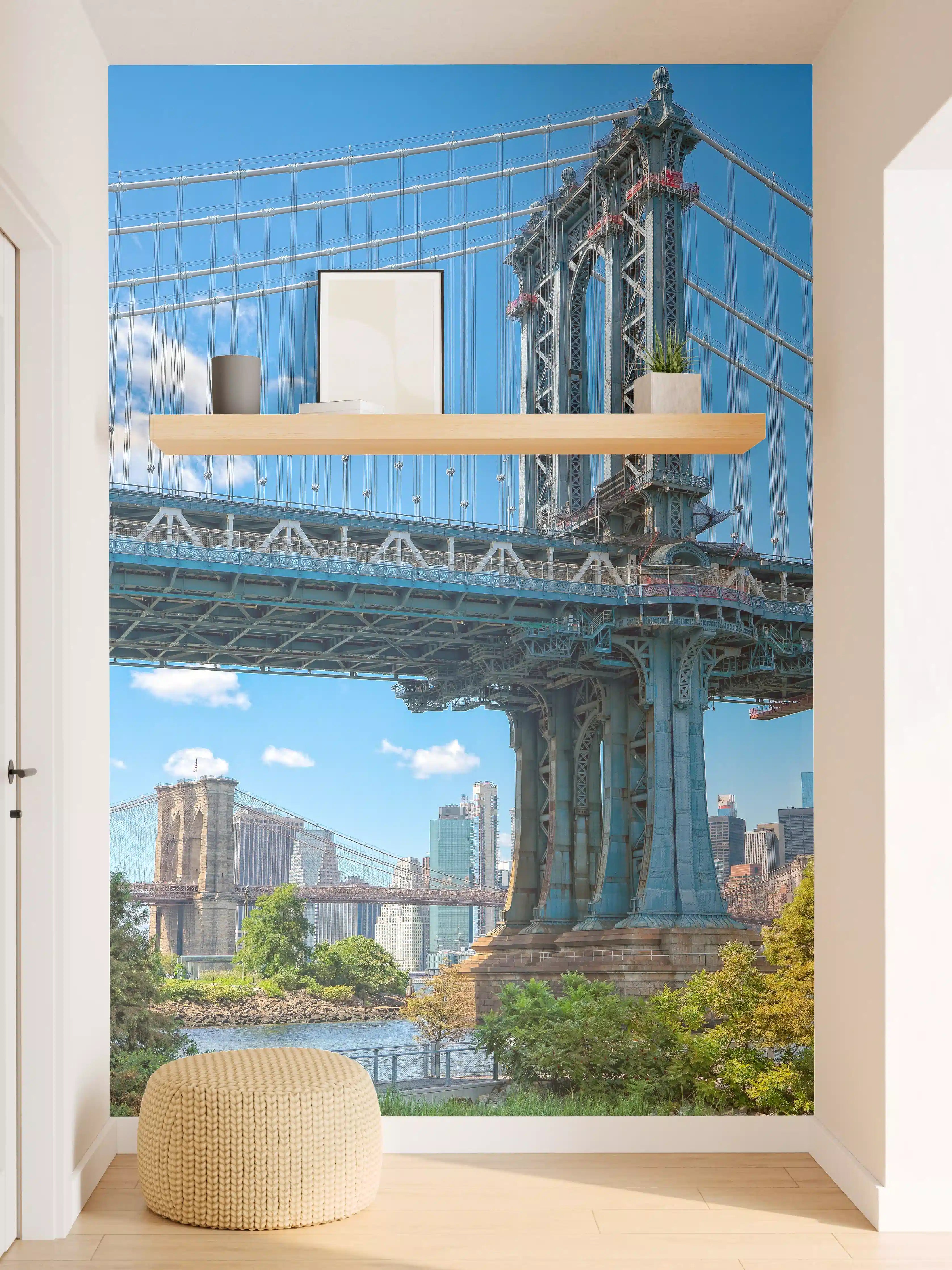 Wandverkleidung Flur - Brücke in Manhattan bei strahlendem Himmel